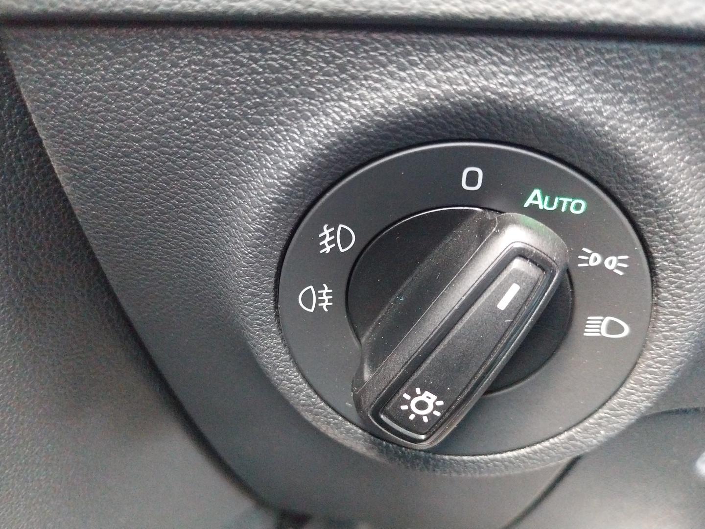 SKODA_KAROQ_COMMANDE-DE-COFFRE