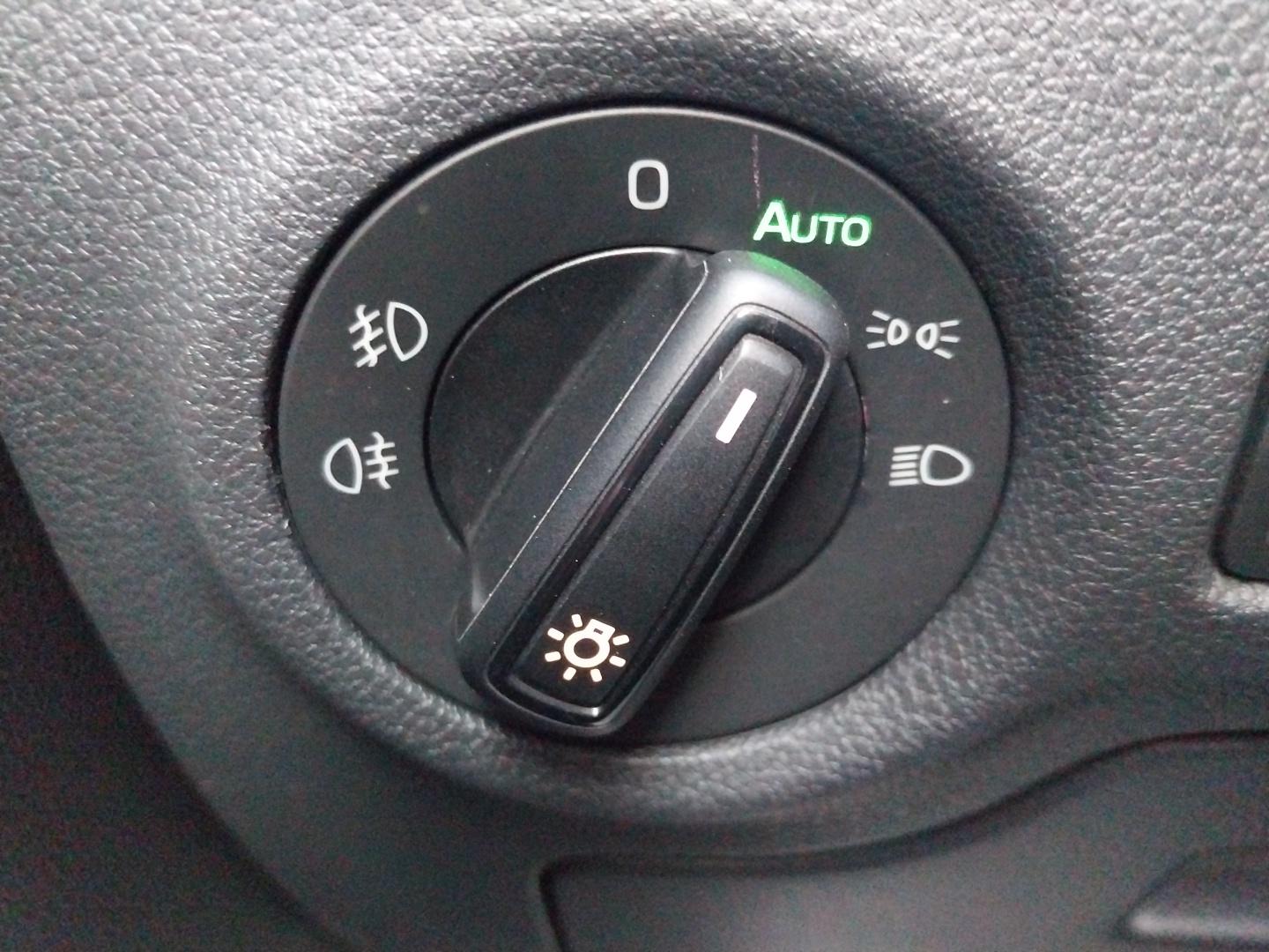 SKODA_FABIA_PANNEAU-DE-PORTE-ARRIERE-GAUCHE