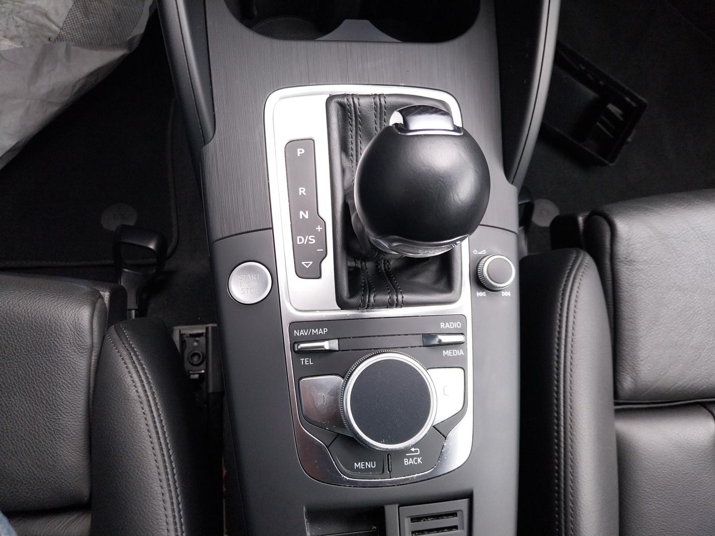 AUDI_A3-SPORTBACK_CONSOLE-CENTRALE-CAMERA-DE-RECUL