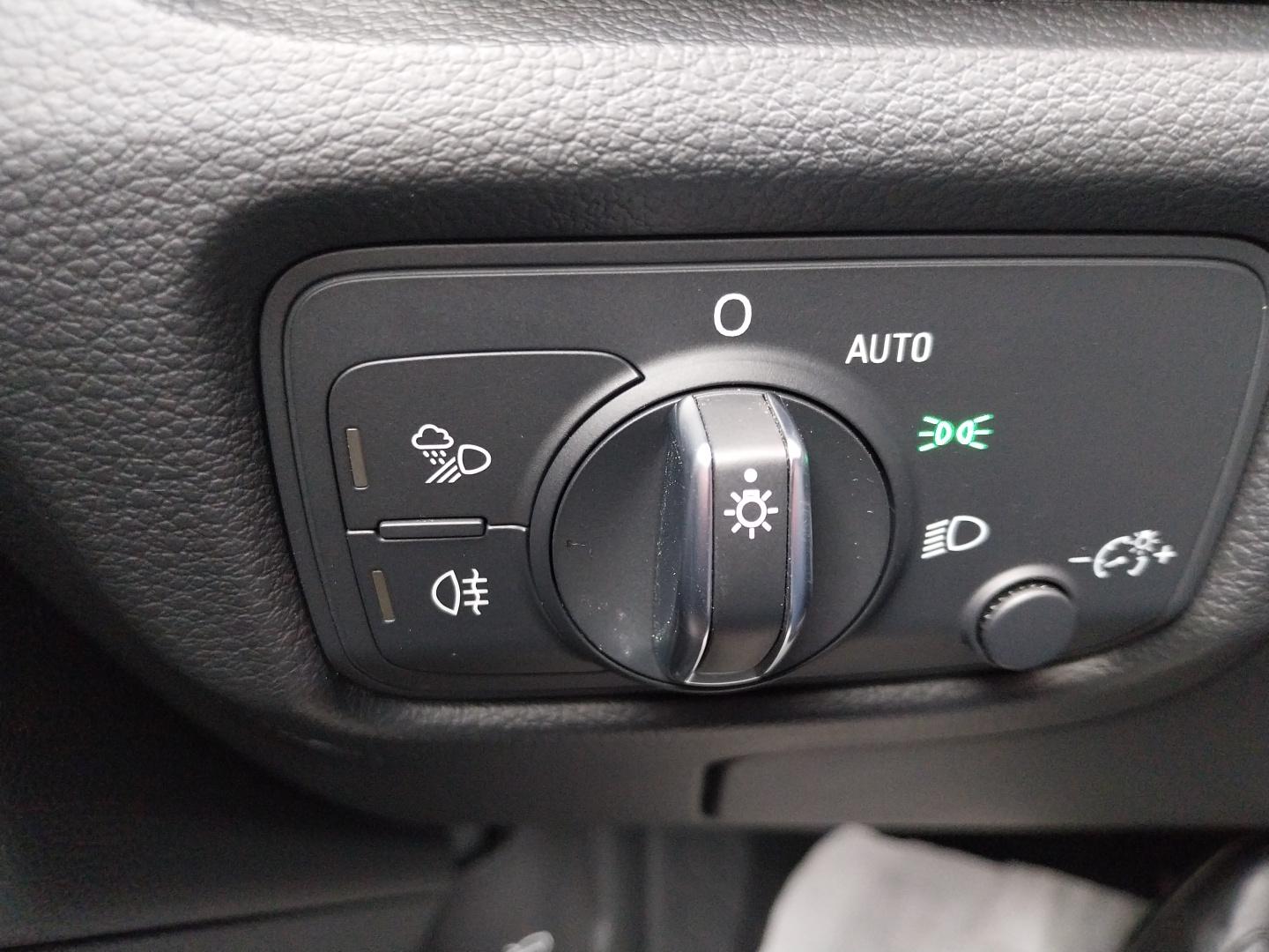 AUDI_A3-SPORTBACK_PNEU-AVANT-GAUCHE
