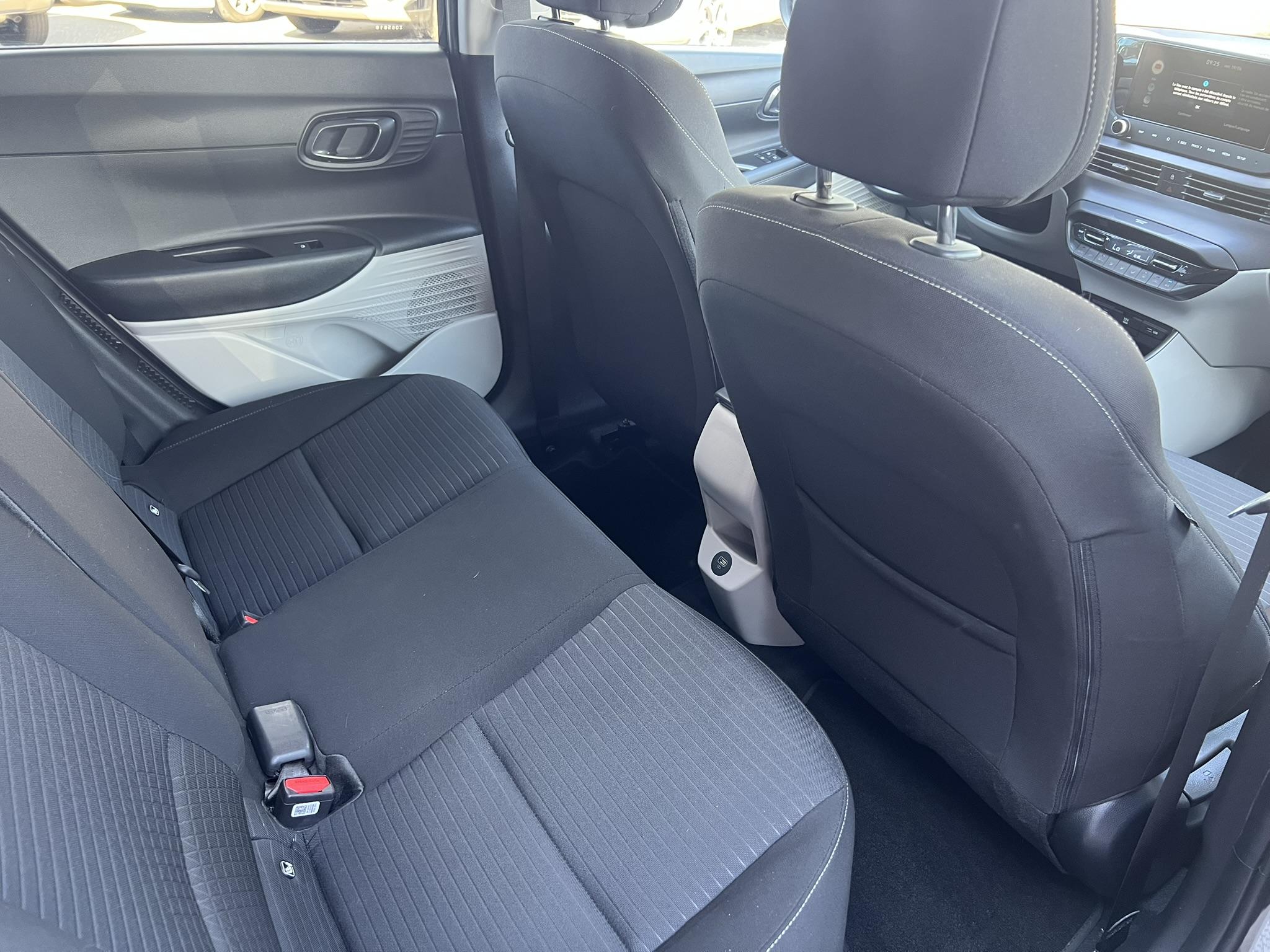 HYUNDAI_I20_CONSOLE-CENTRALE-CAMERA-DE-RECUL