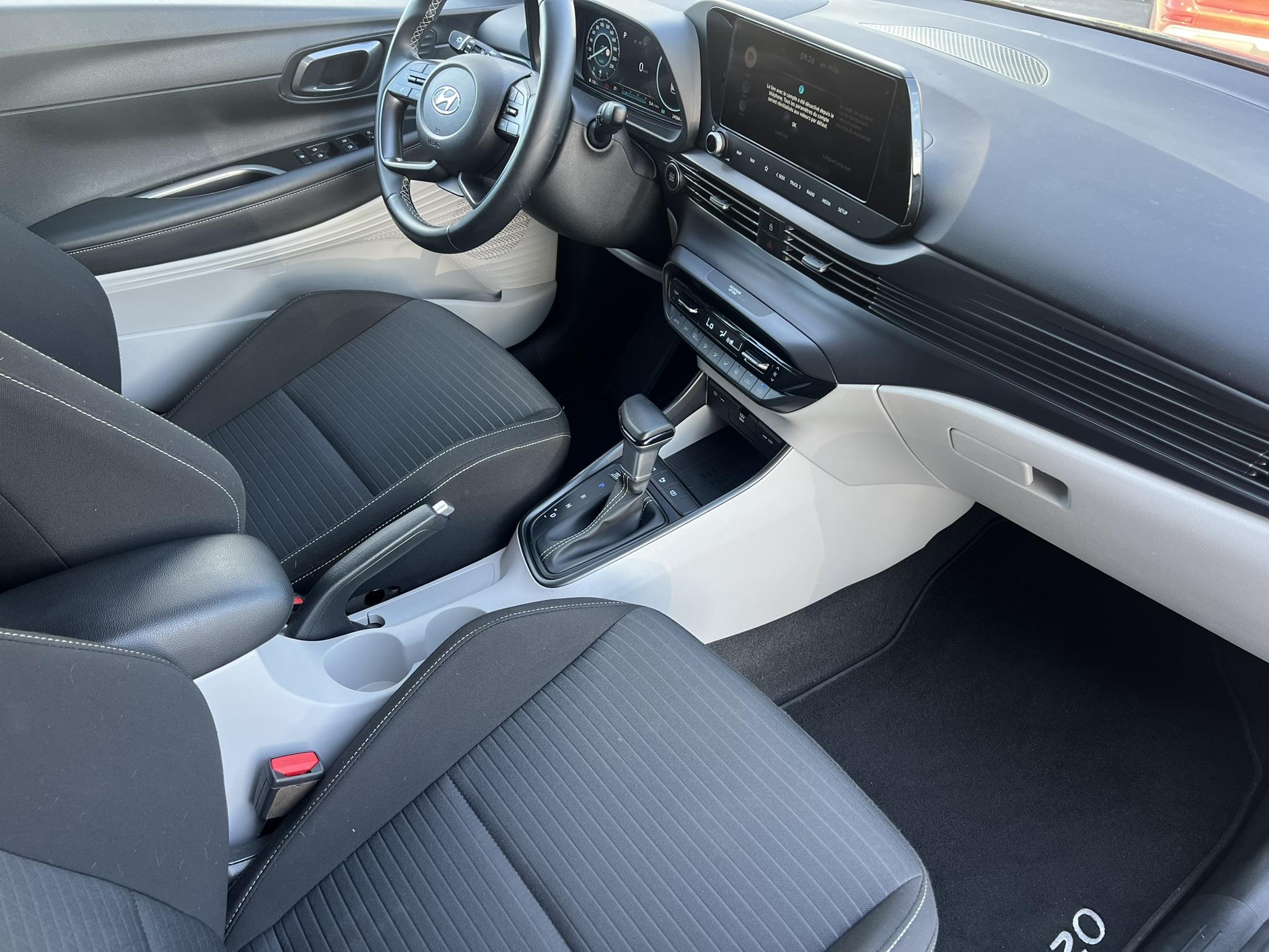 HYUNDAI_I20_FACE-AVANT