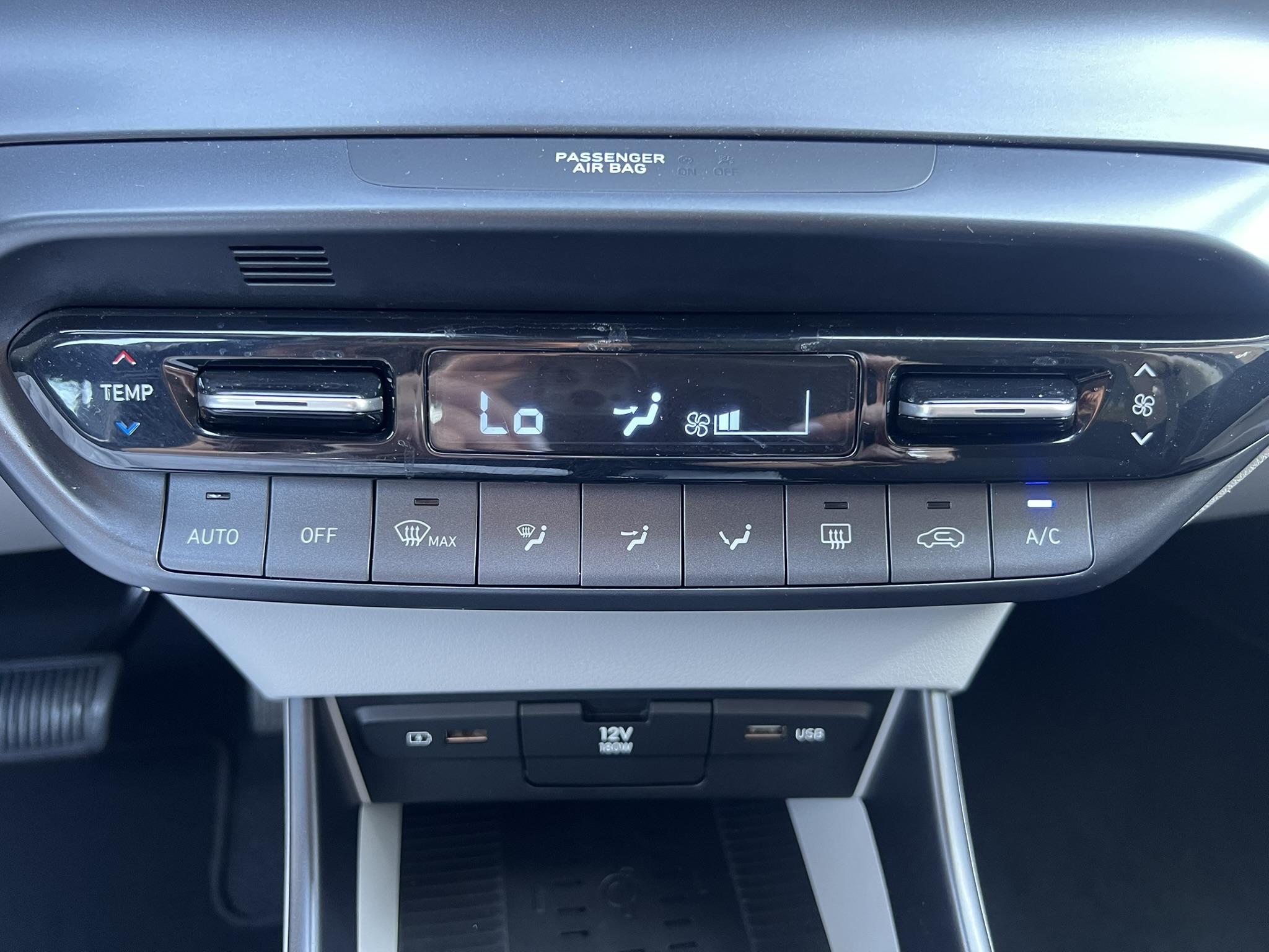 HYUNDAI_I20_INTERIEUR-CONDUCTEUR