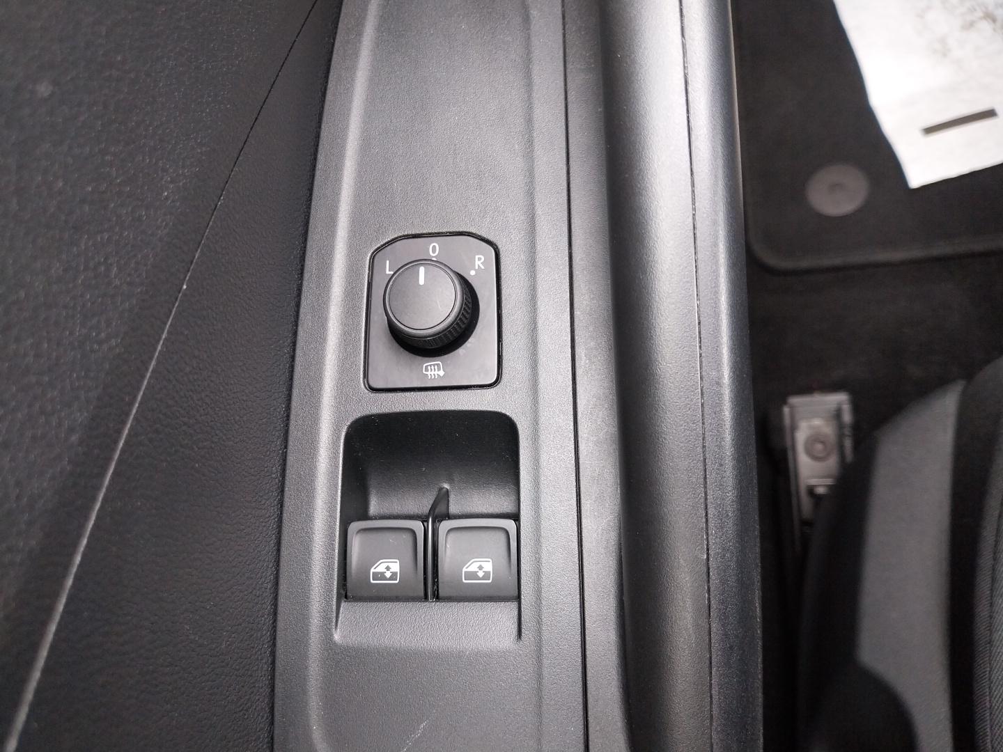 SKODA_FABIA_PANNEAU-DE-PORTE-AVANT-DROIT