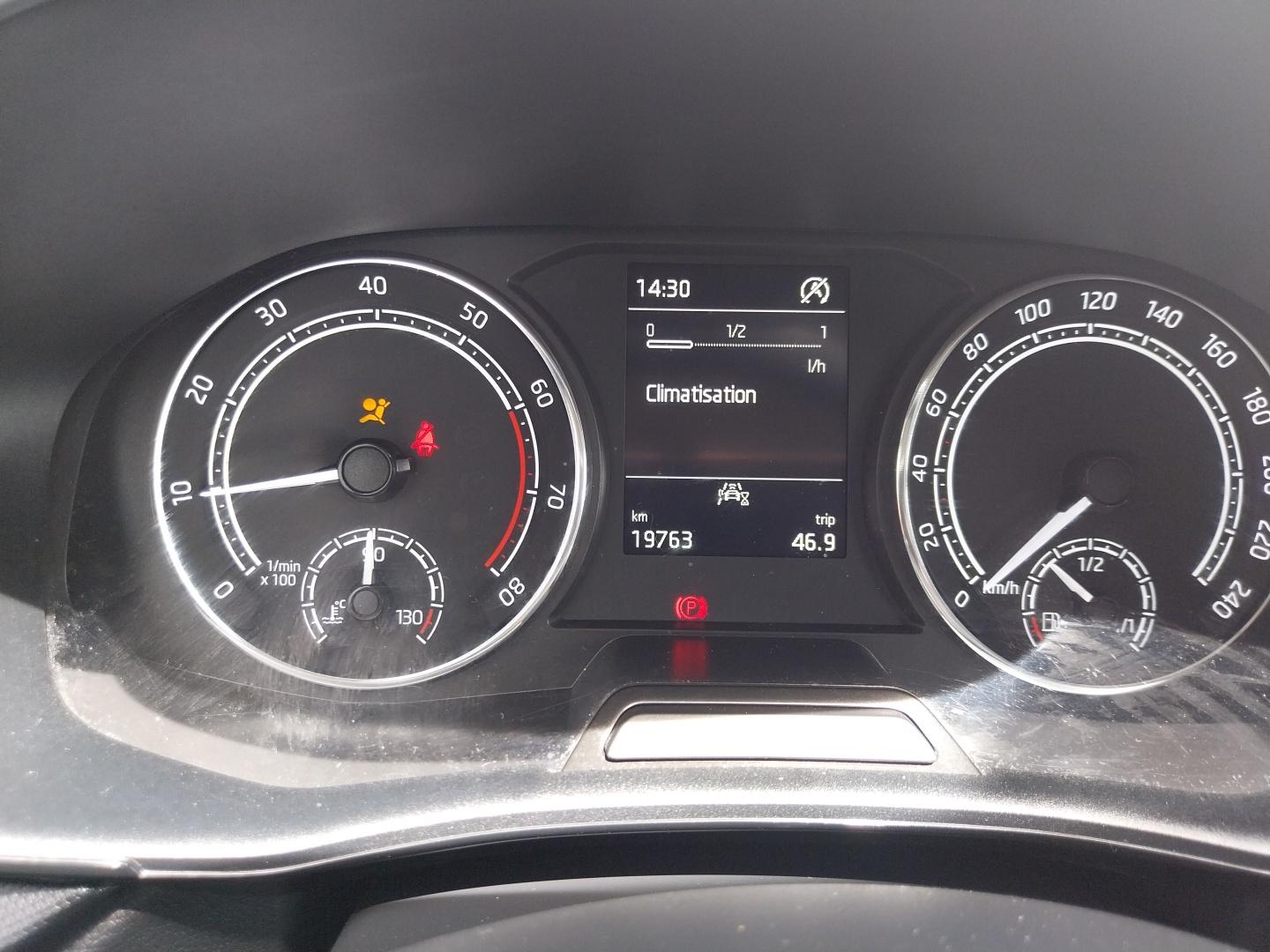 SKODA_FABIA_PANNEAU-DE-PORTE-AVANT-GAUCHE