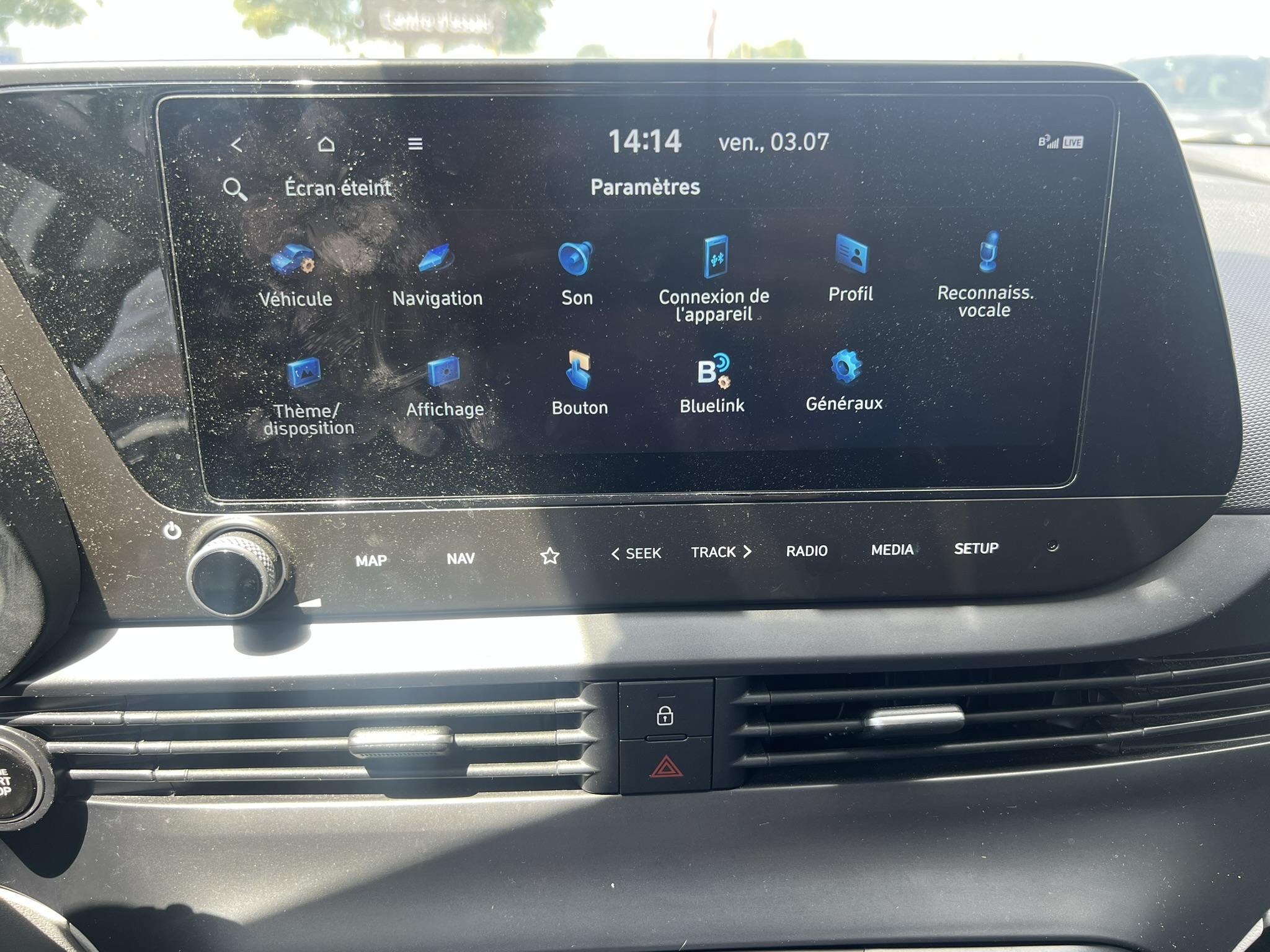 HYUNDAI_BAYON_CONSOLE-CENTRALE-CAMERA-DE-RECUL