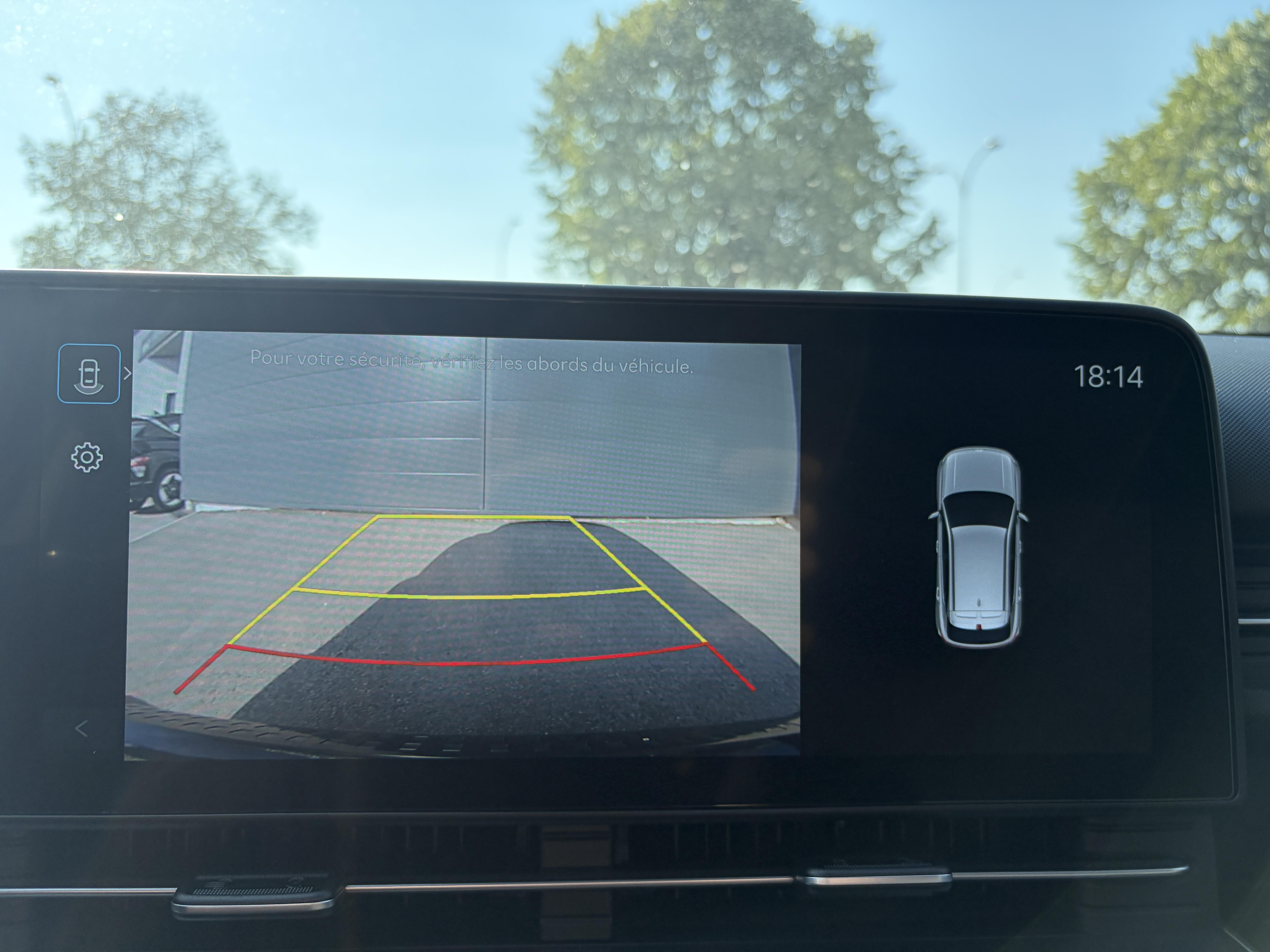 HYUNDAI_KONA-ELECTRIC_CONSOLE-CENTRALE-CAMERA-DE-RECUL