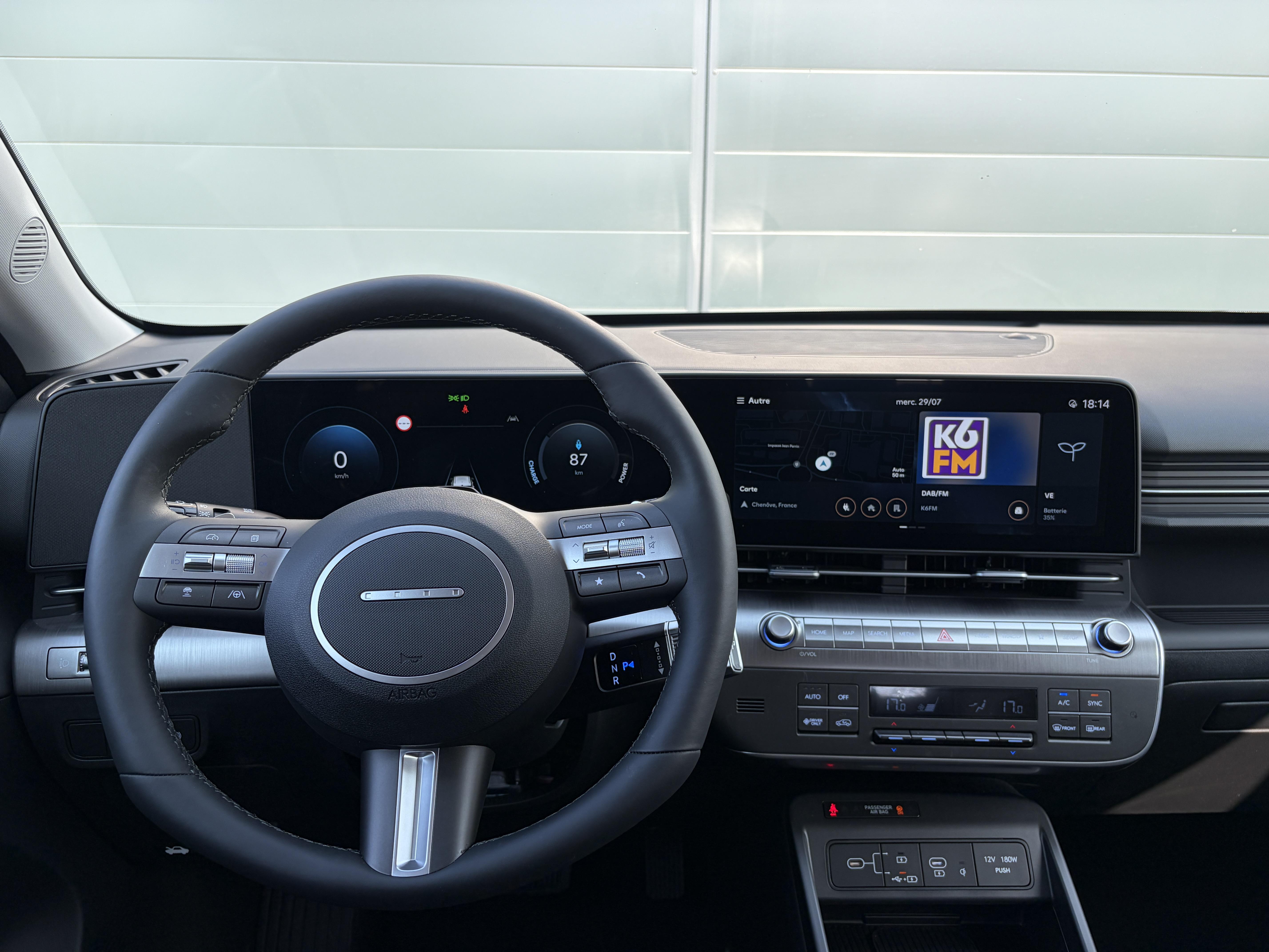 HYUNDAI_KONA-ELECTRIC_POSTE-DE-PILOTAGE
