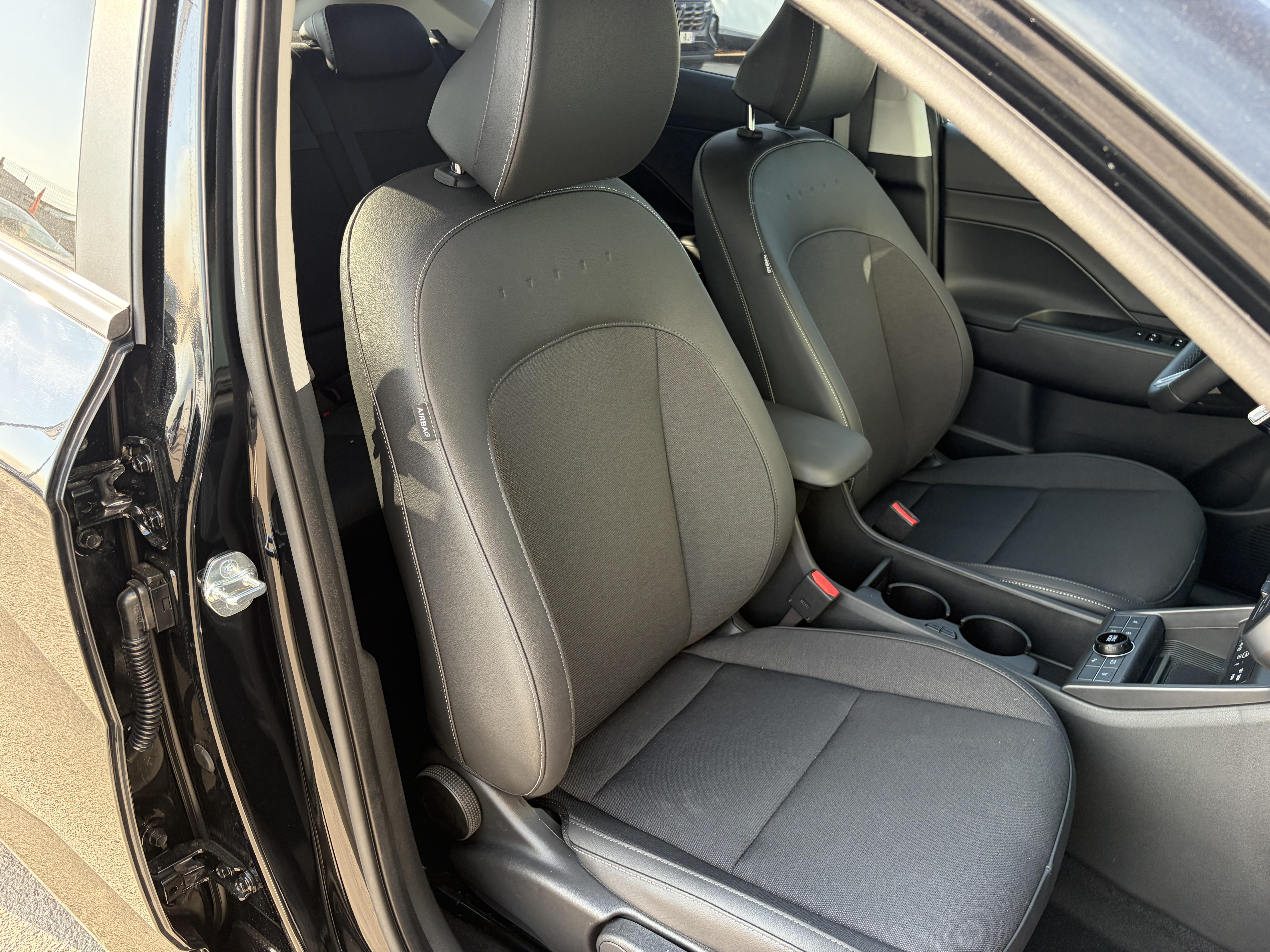 HYUNDAI_KONA-ELECTRIC_SIEGE-AVANT-PASSAGER