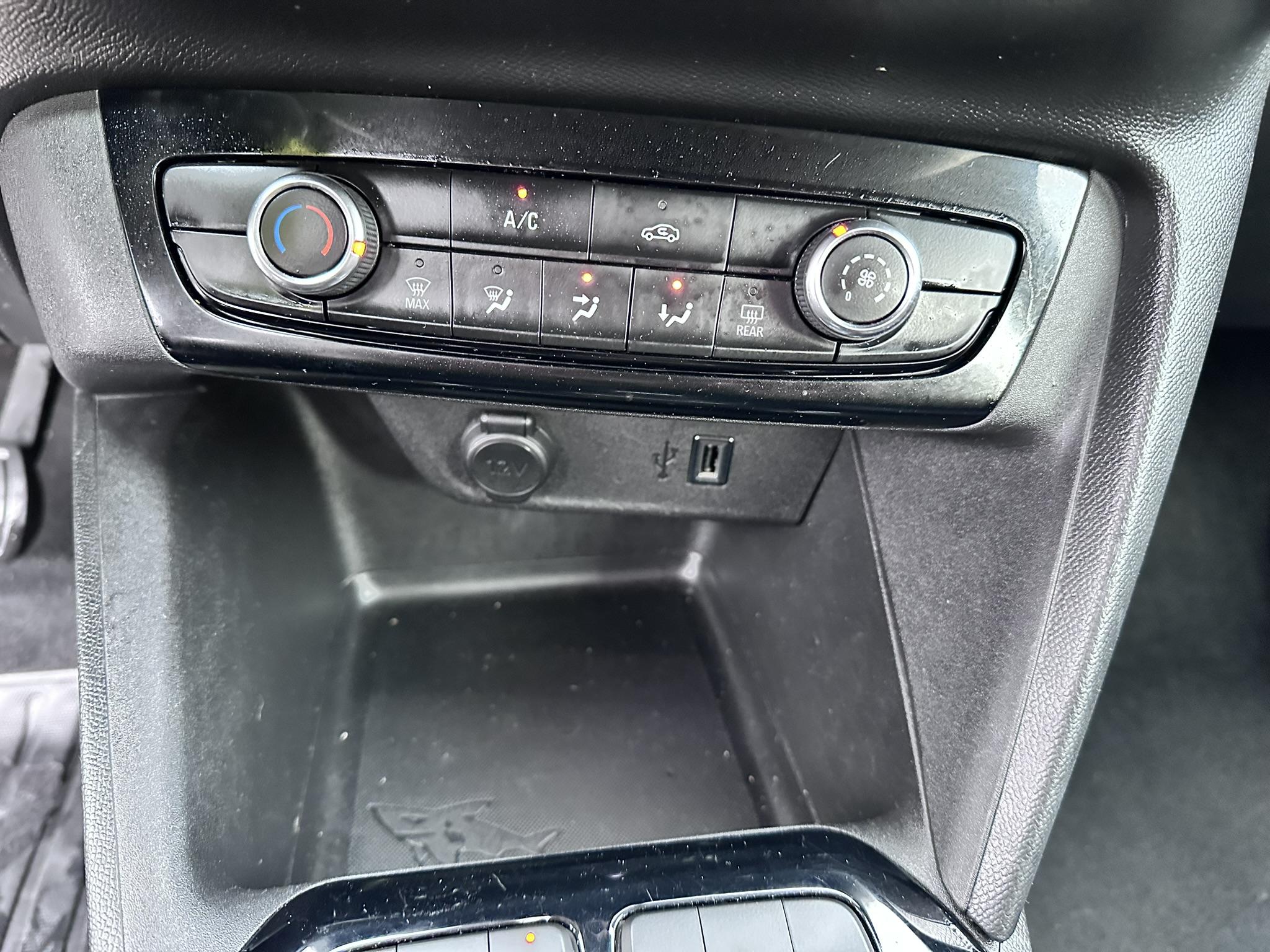 OPEL_CORSA_INTERIEUR-PASSAGER