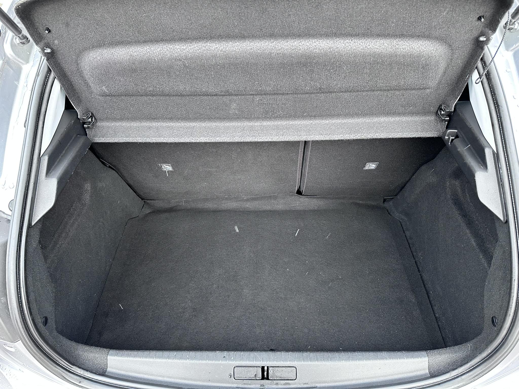 OPEL_CORSA_JANTE-AVANT-DROITE