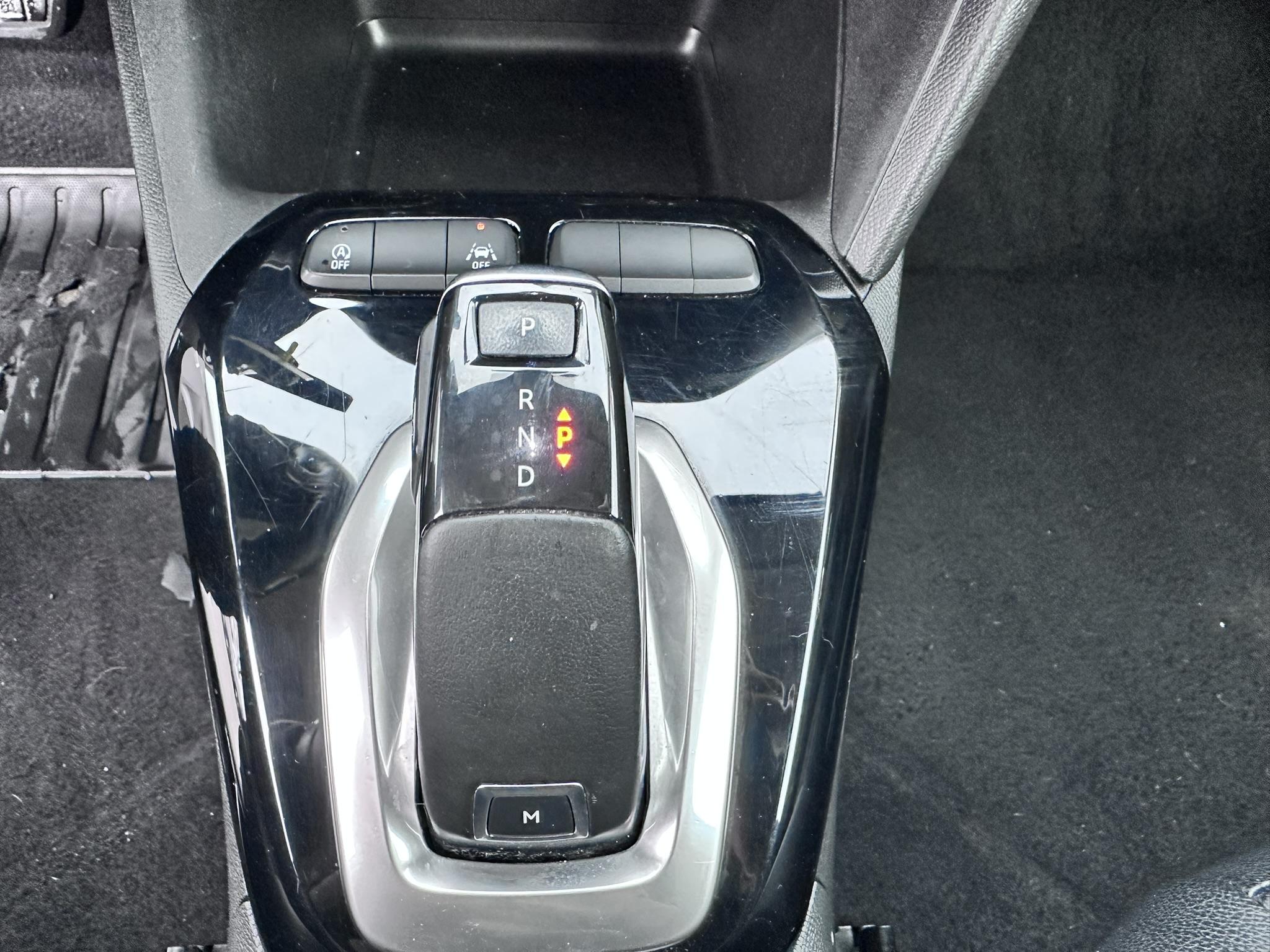 OPEL_CORSA_POSTE-DE-PILOTAGE