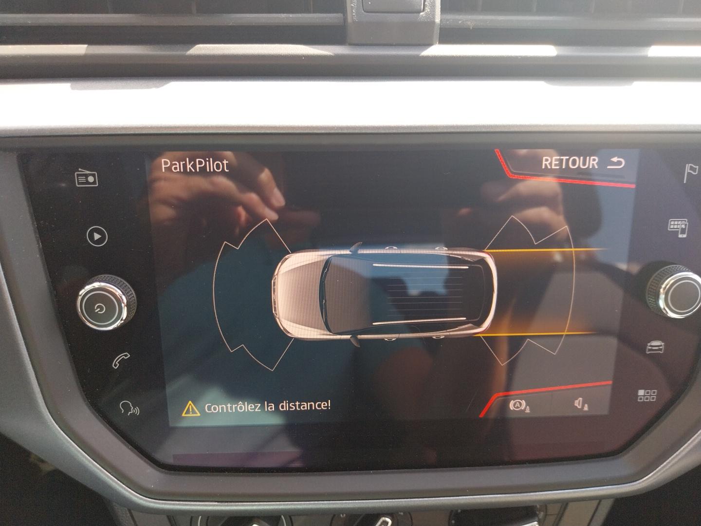 SEAT_ARONA_CONSOLE-CENTRALE-CAMERA-DE-RECUL