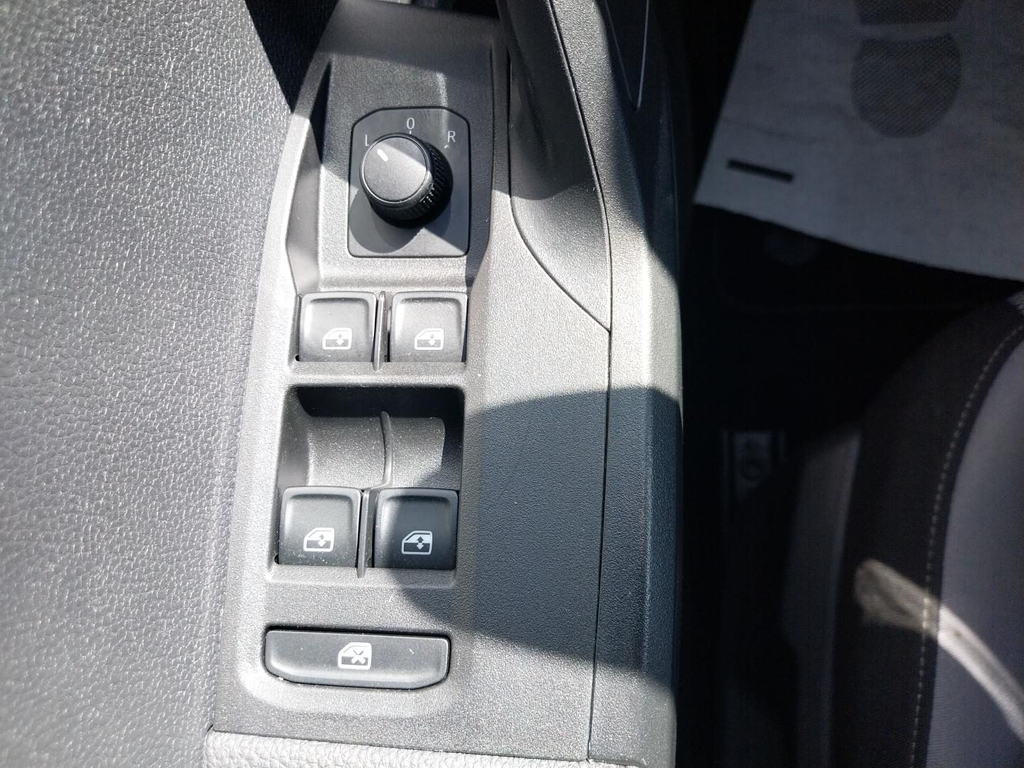 SEAT_ARONA_PANNEAU-DE-PORTE-ARRIERE-GAUCHE