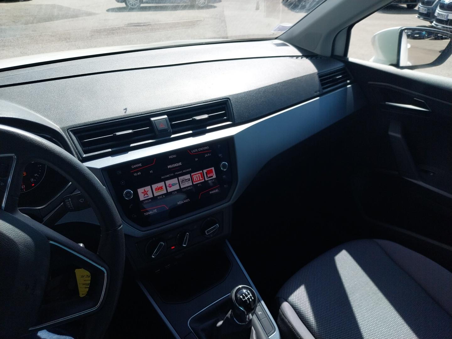 SEAT_ARONA_PANNEAU-DE-PORTE-AVANT-DROIT