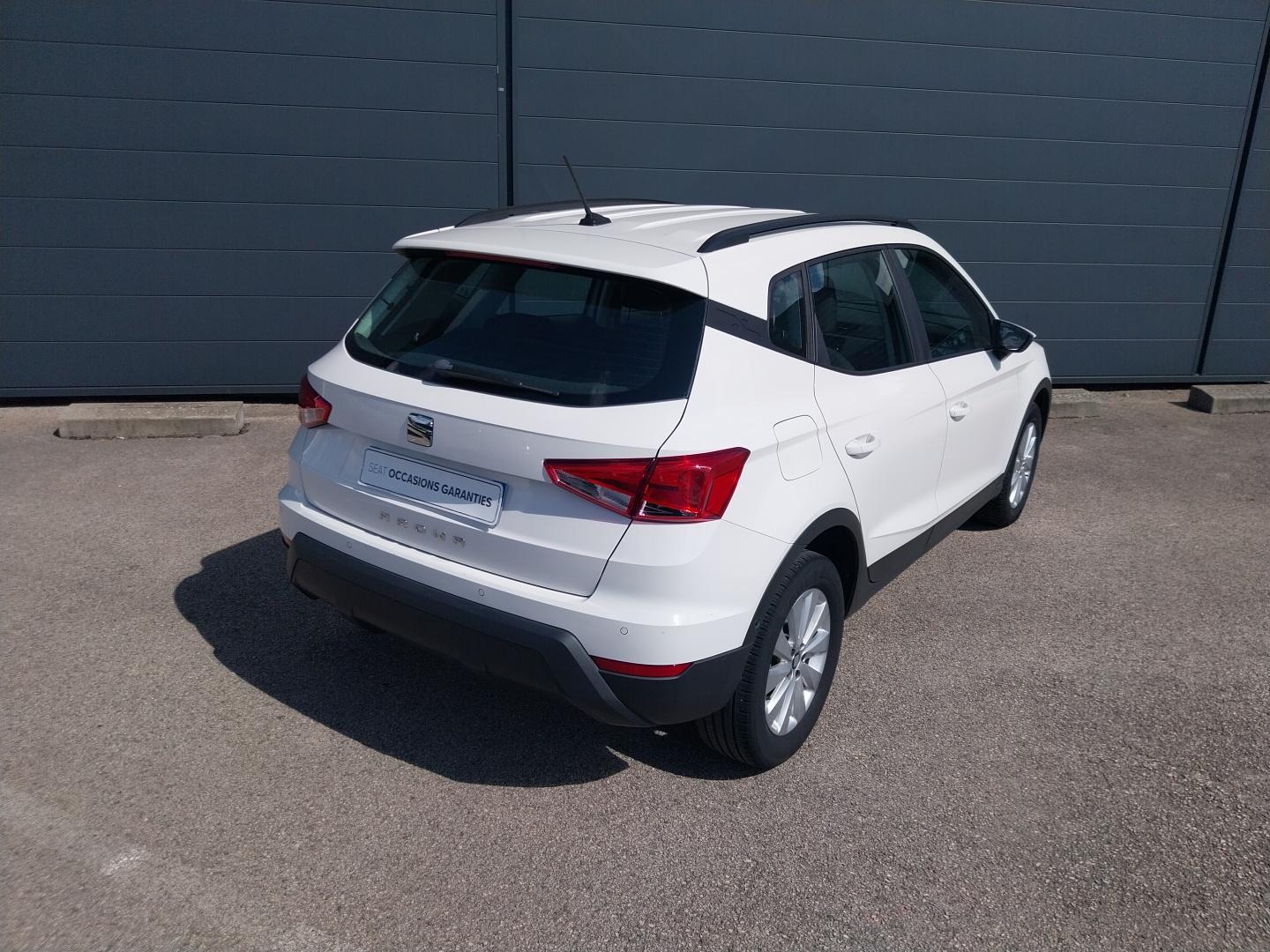 SEAT_ARONA_PROFIL-DROIT