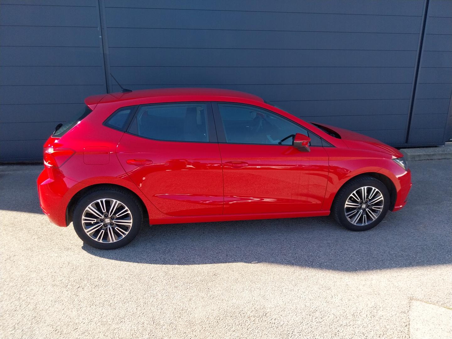 SEAT_IBIZA_34-AVANT-DROIT