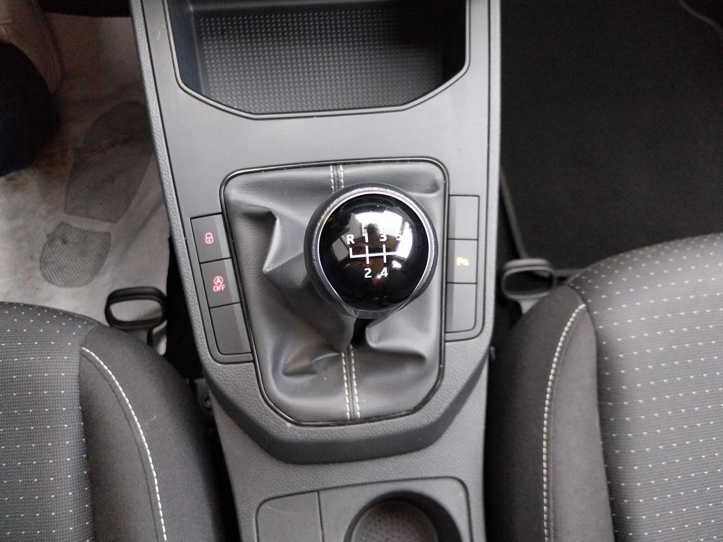 SEAT_IBIZA_CONSOLE-CENTRALE-GPS