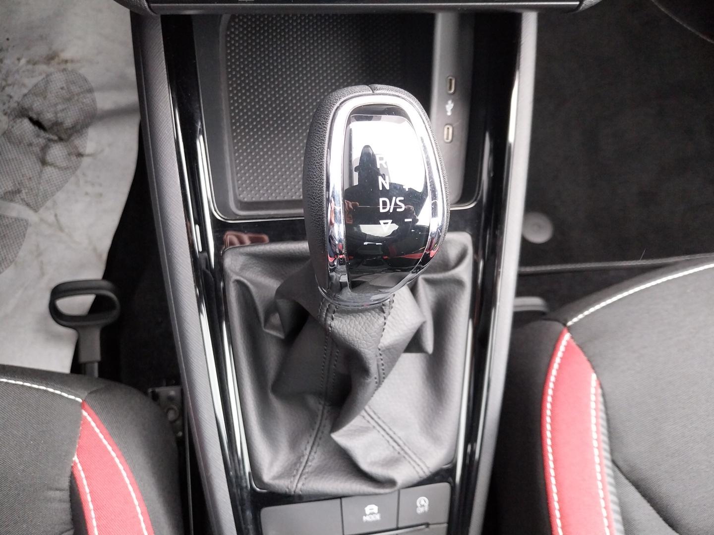 SKODA_KAMIQ_CONSOLE-CENTRALE-CAMERA-DE-RECUL
