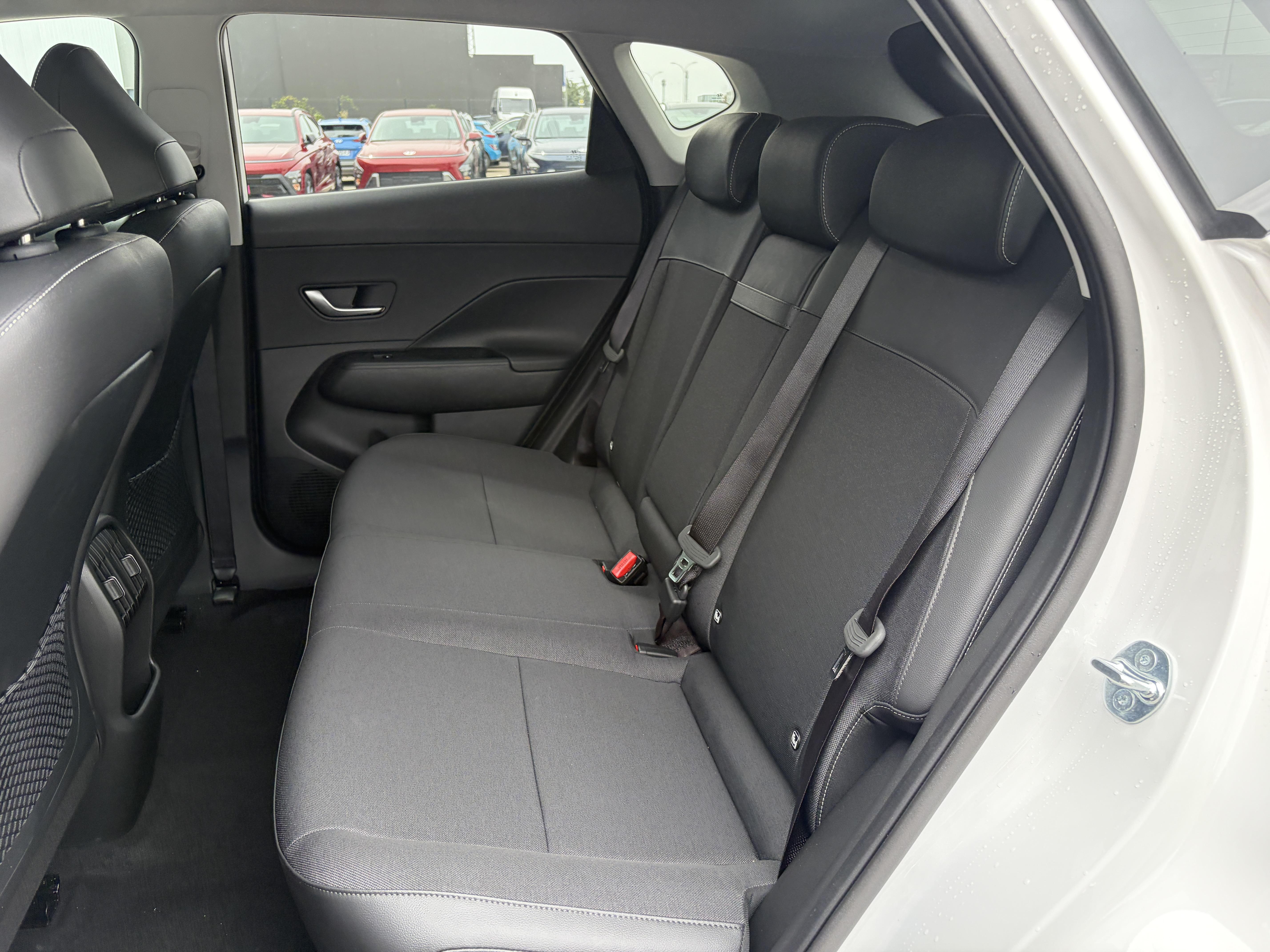 HYUNDAI_KONA-ELECTRIC_SIEGE-ARRIERE-GAUCHE