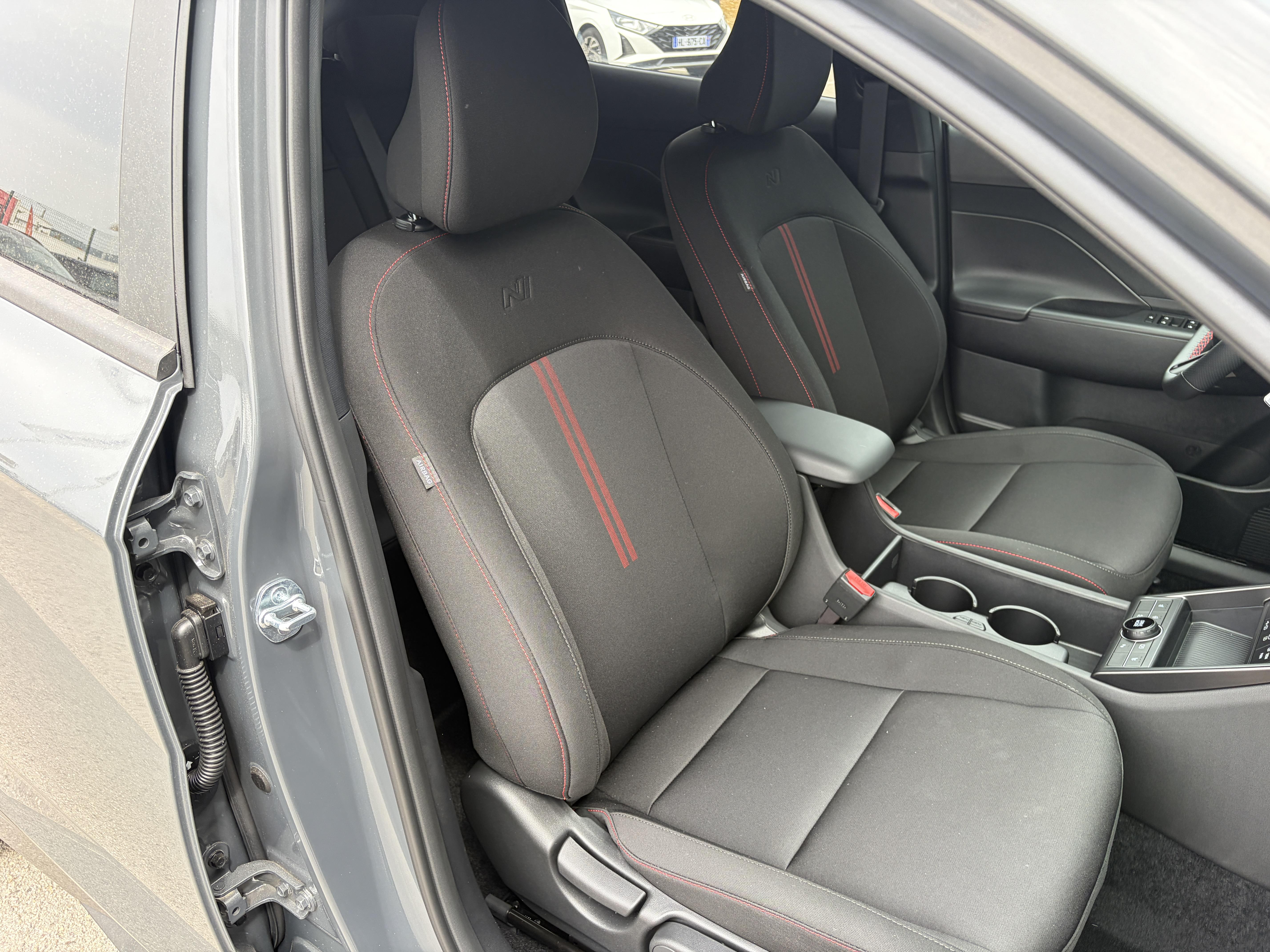 HYUNDAI_KONA_SIEGE-AVANT-PASSAGER