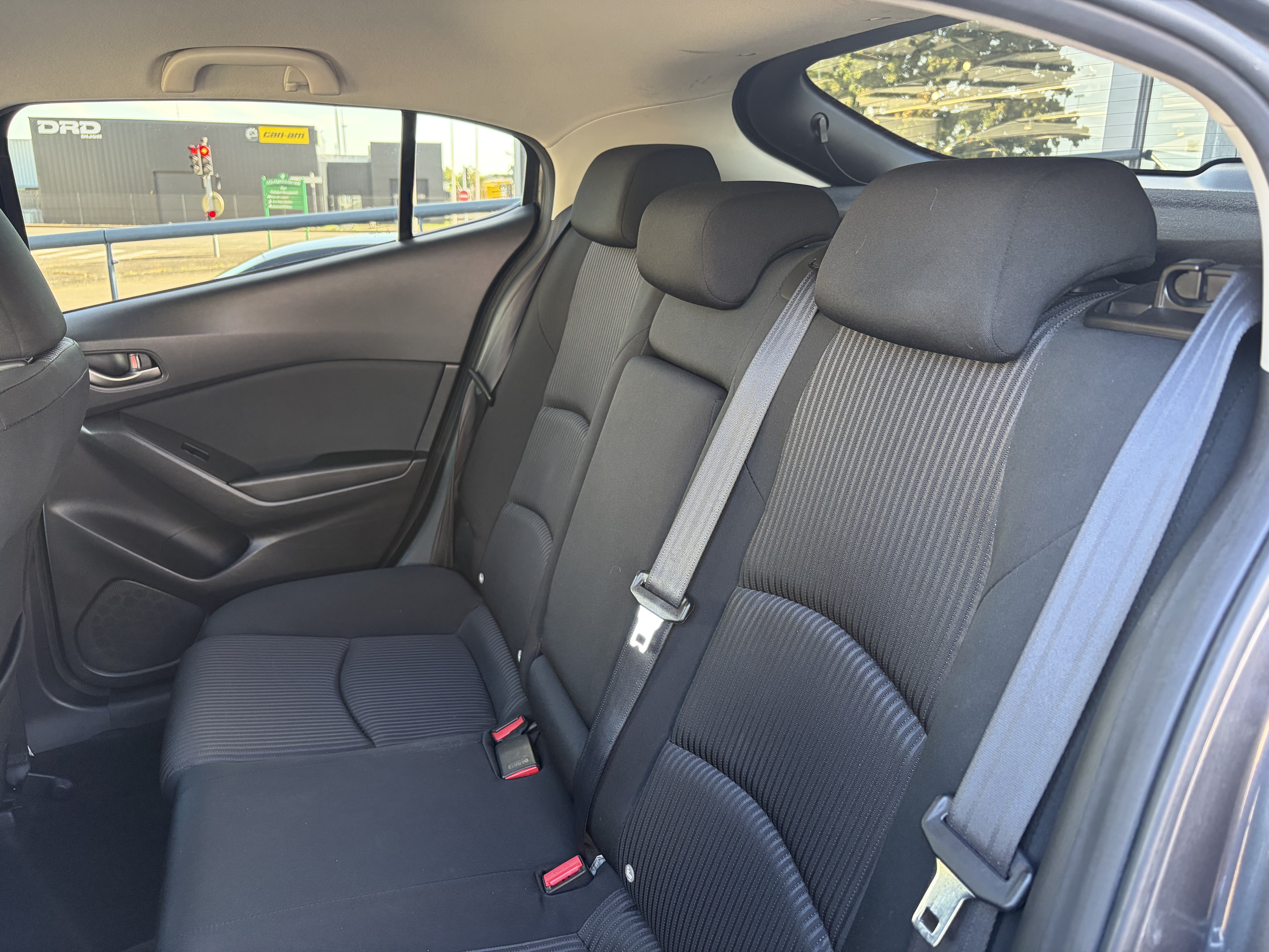 MAZDA_MAZDA3_ASSISE-ARRIERE-CENTRALE