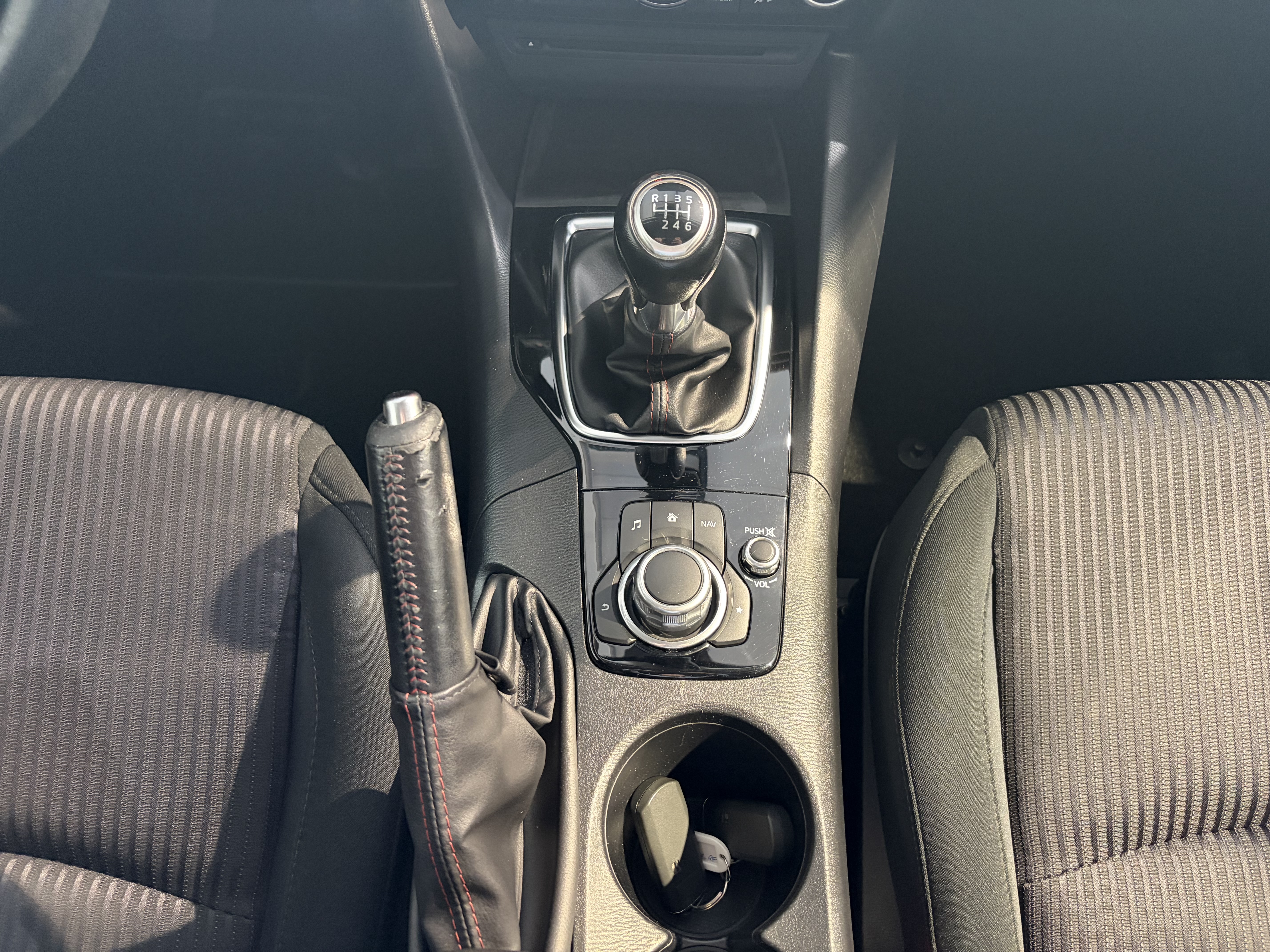 MAZDA_MAZDA3_CONSOLE-CENTRALE-CAMERA-DE-RECUL