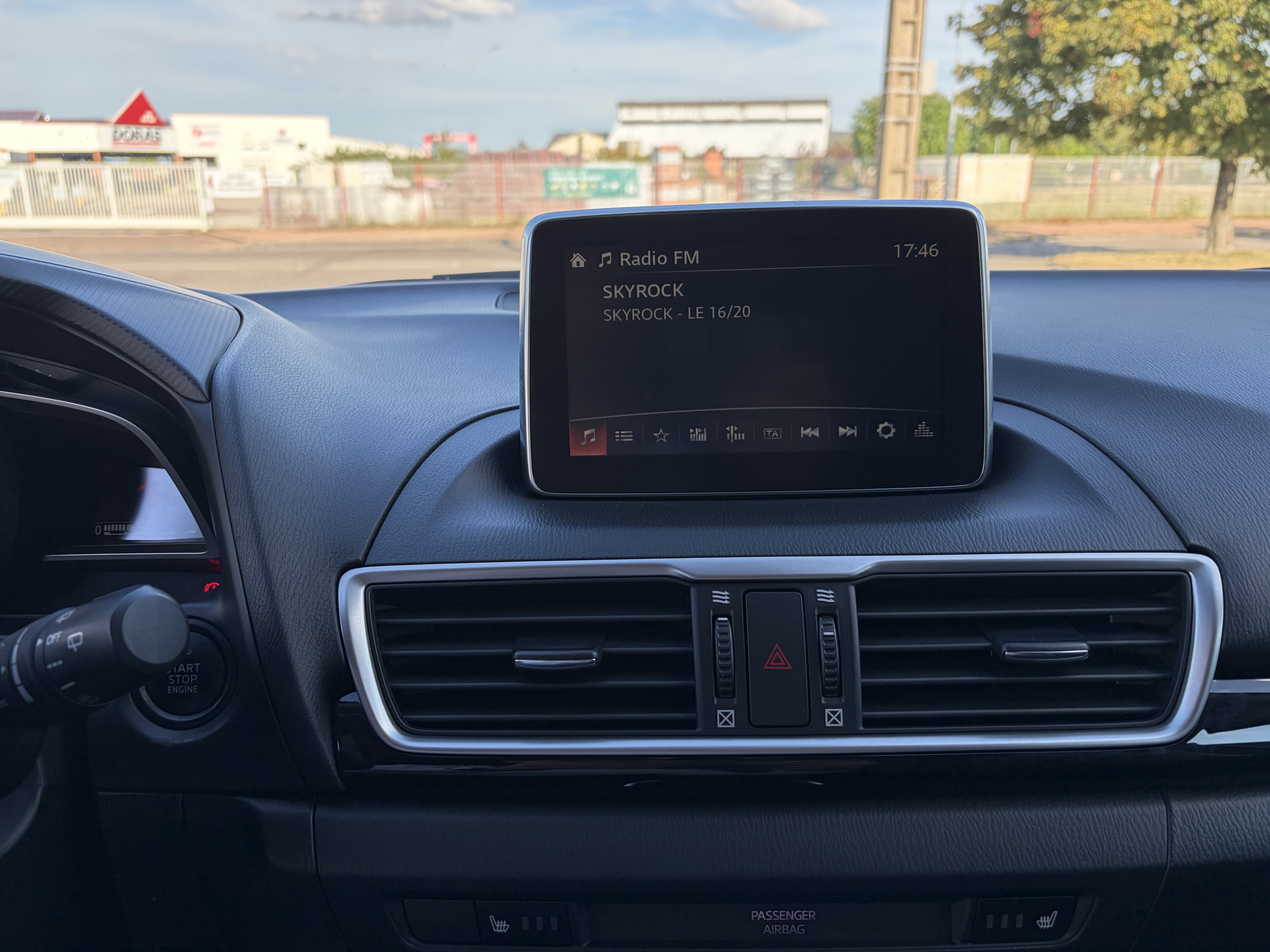 MAZDA_MAZDA3_CONSOLE-CENTRALE