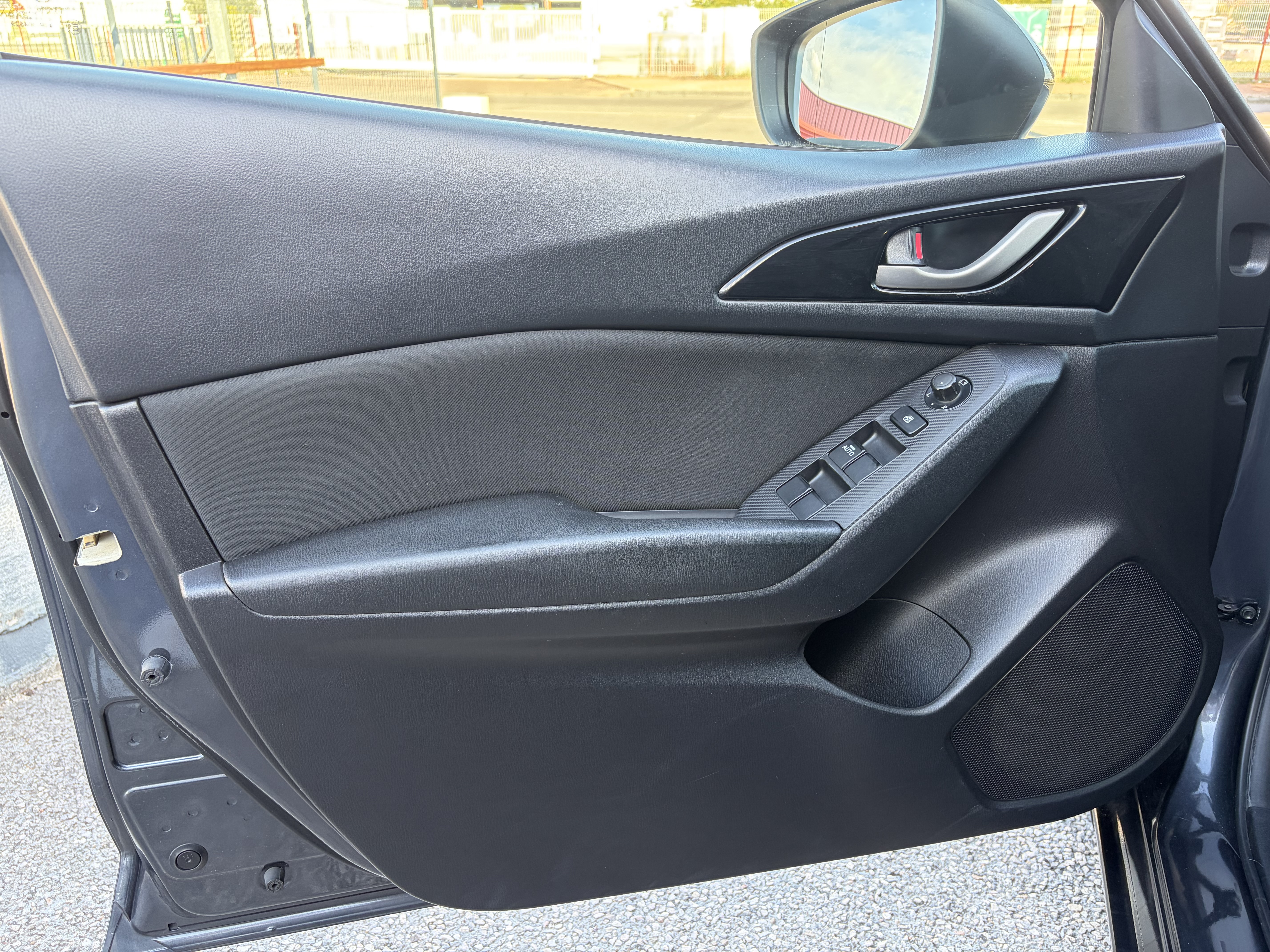MAZDA_MAZDA3_PANNEAU-DE-PORTE-AVANT-GAUCHE