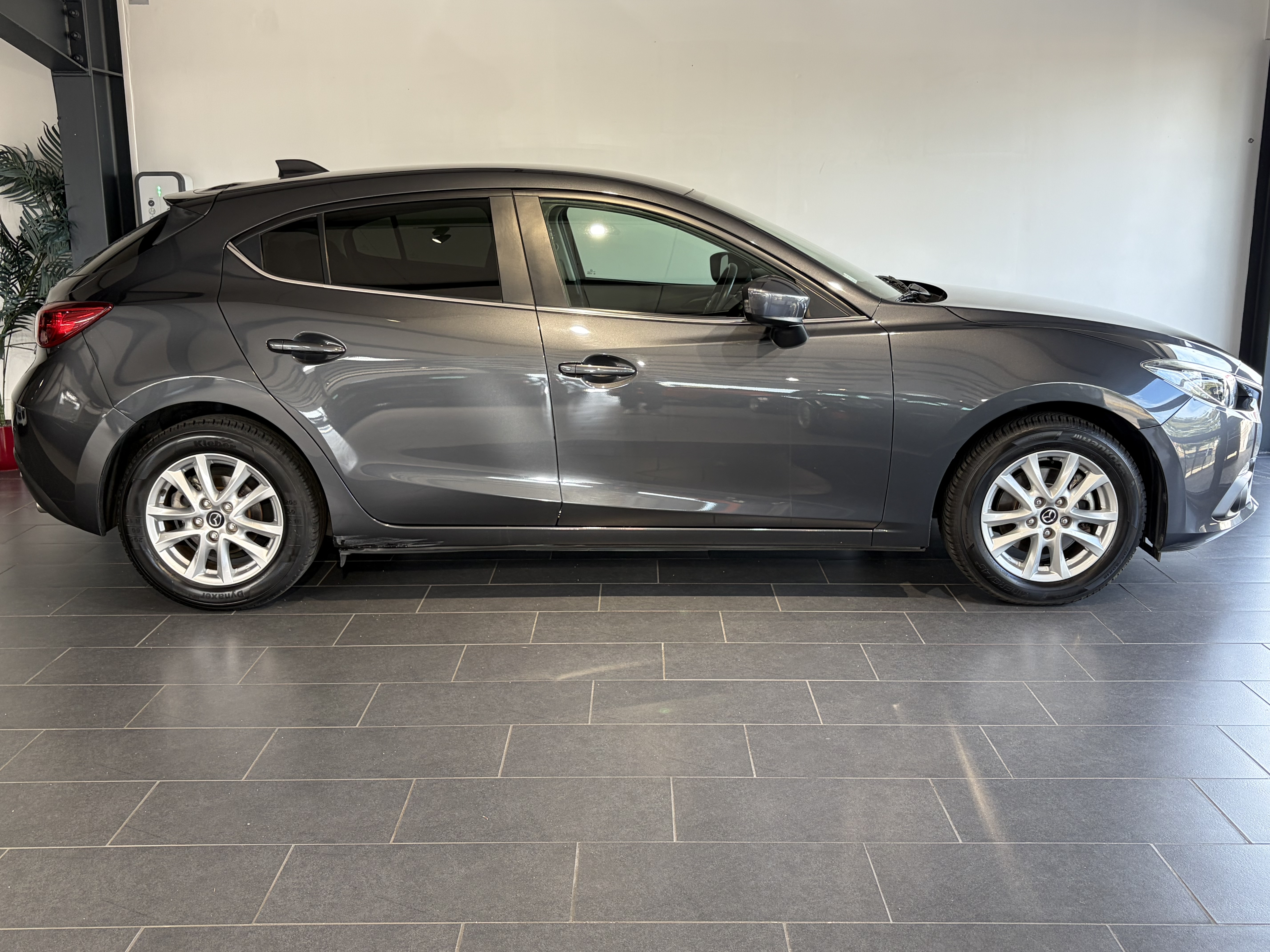 MAZDA_MAZDA3_PROFIL-DROIT