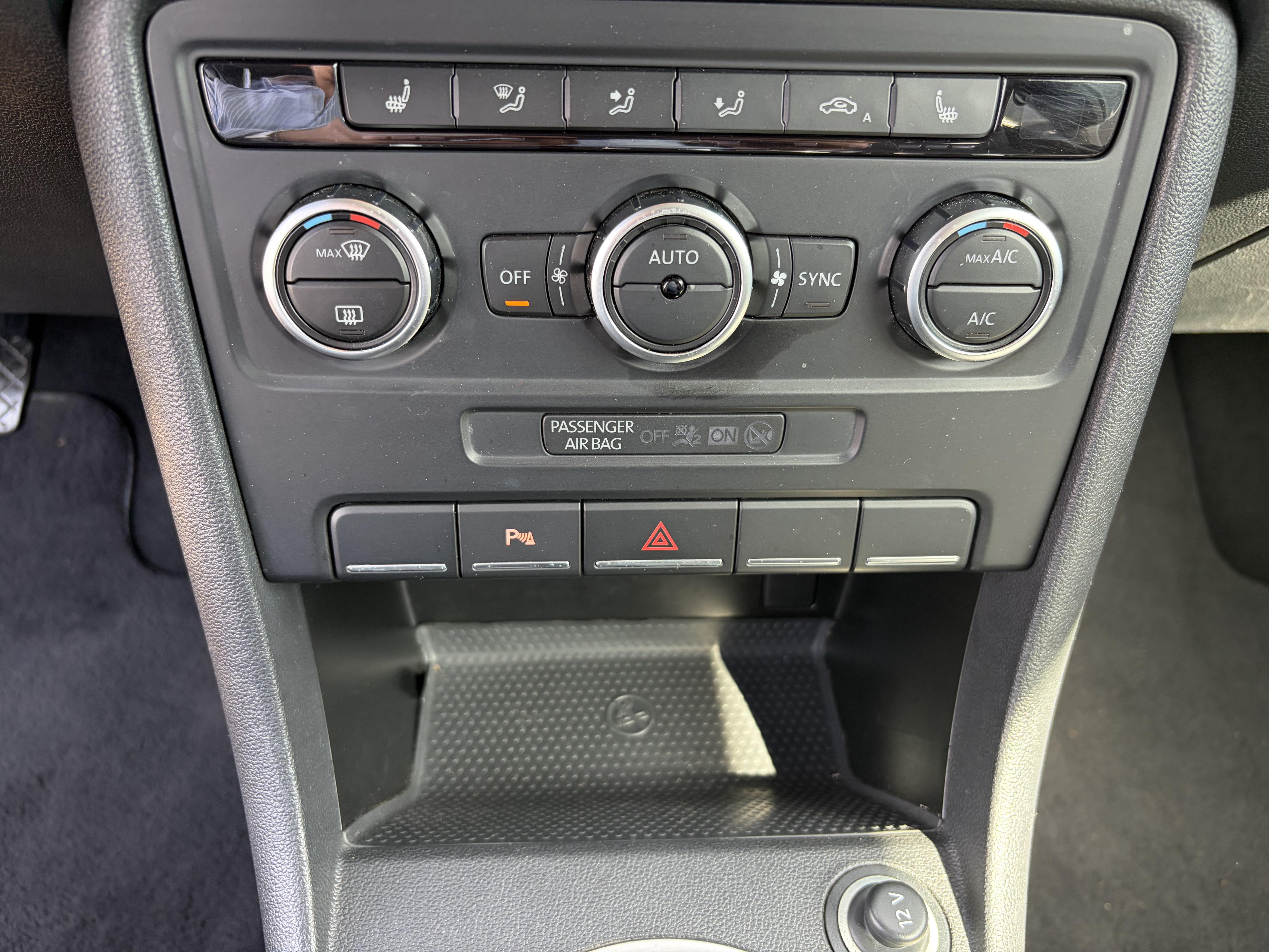 VOLKSWAGEN_COCCINELLE_CONSOLE-CENTRALE-GPS