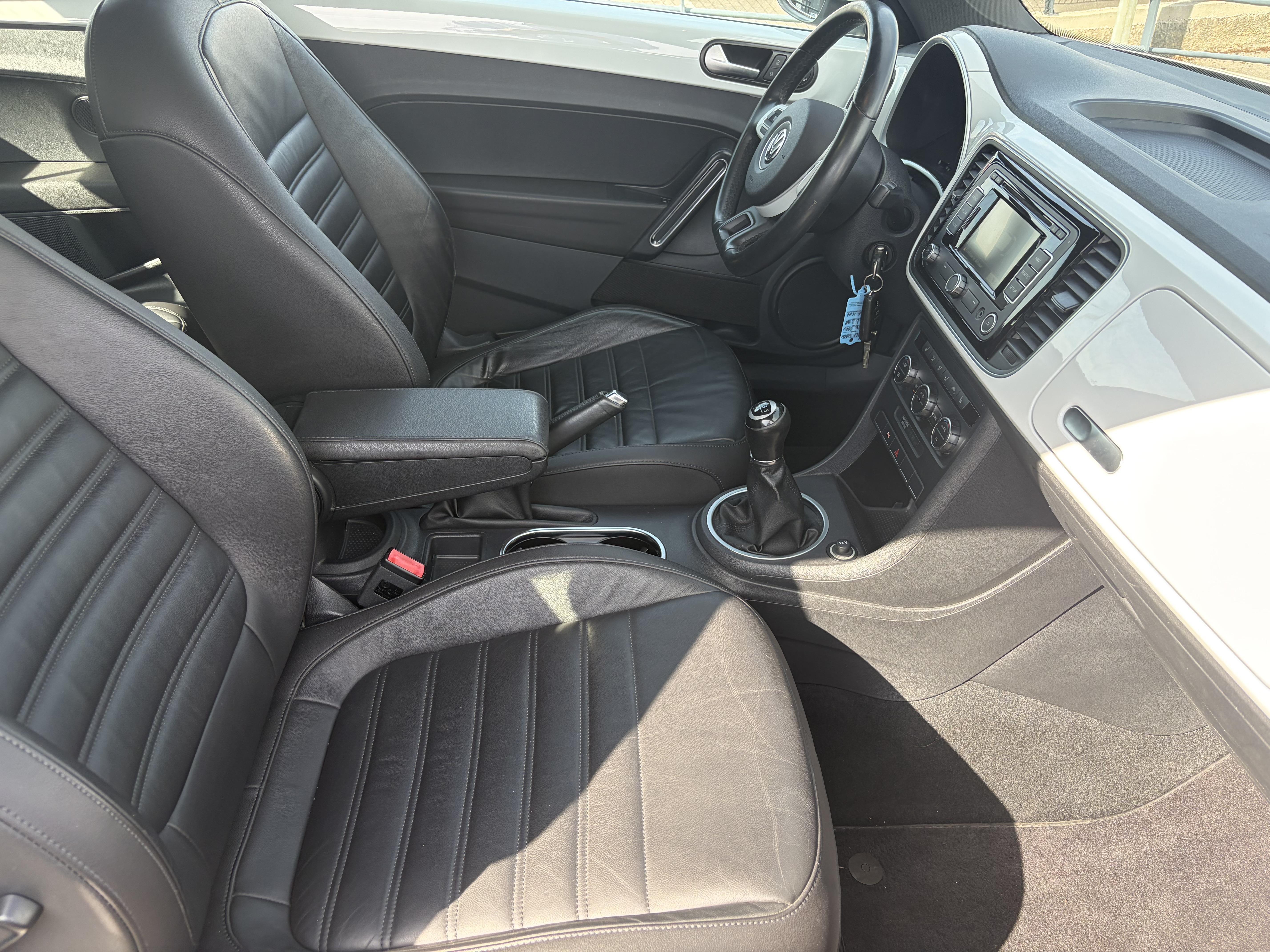 VOLKSWAGEN_COCCINELLE_PANNEAU-DE-PORTE-AVANT-GAUCHE