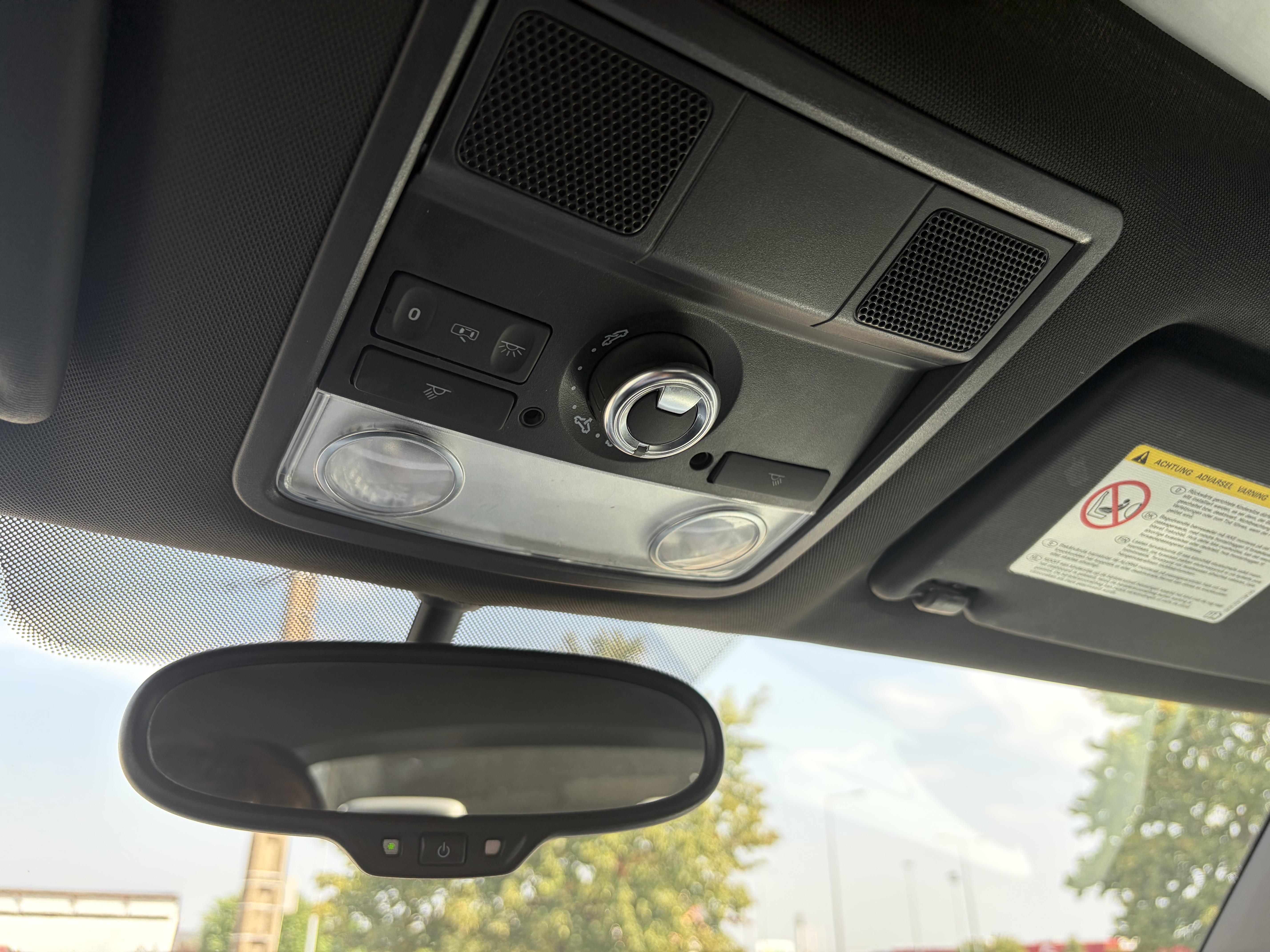 VOLKSWAGEN_COCCINELLE_PNEU-ARRIERE-DROIT