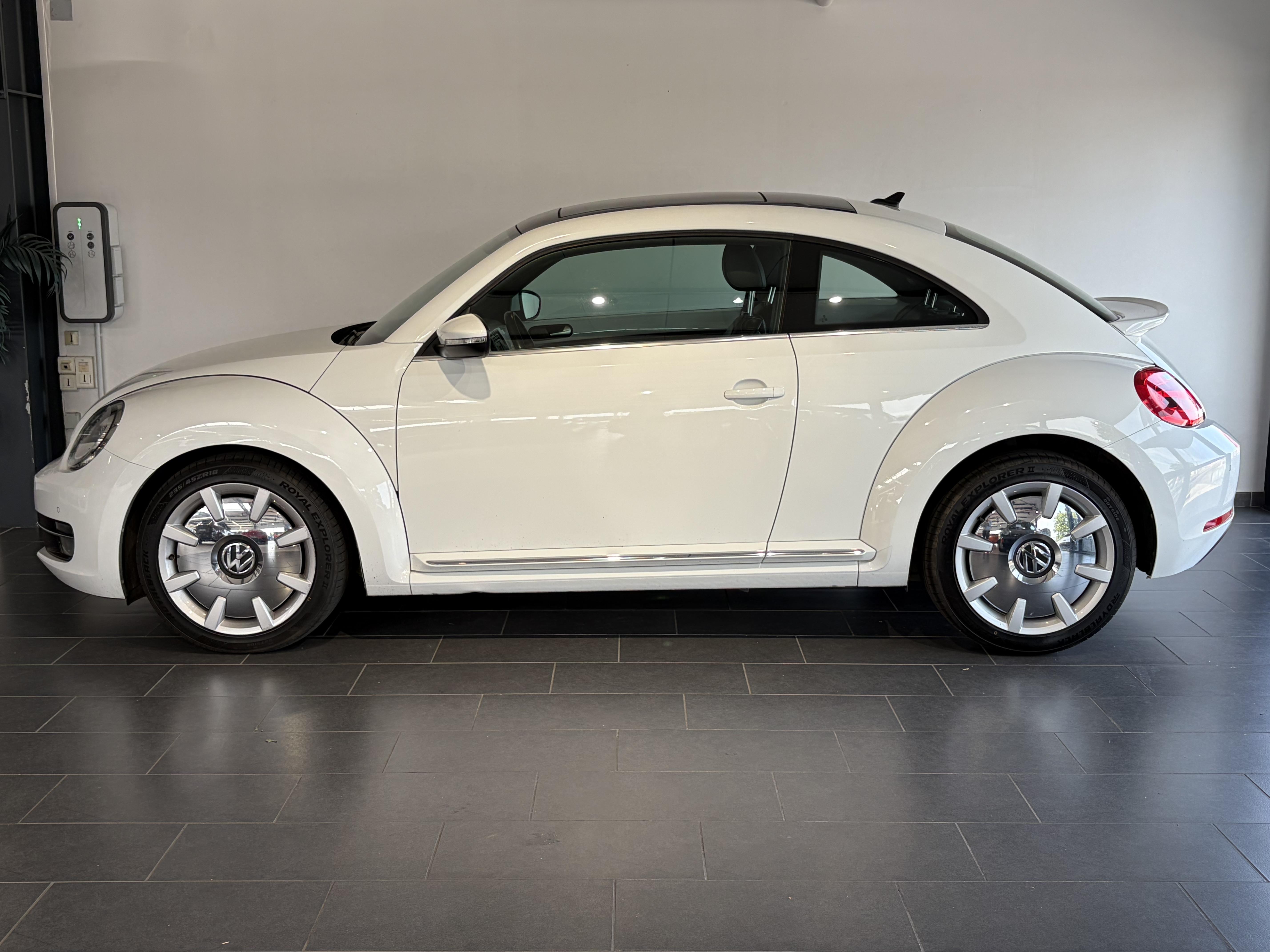 VOLKSWAGEN_COCCINELLE_PROFIL-GAUCHE