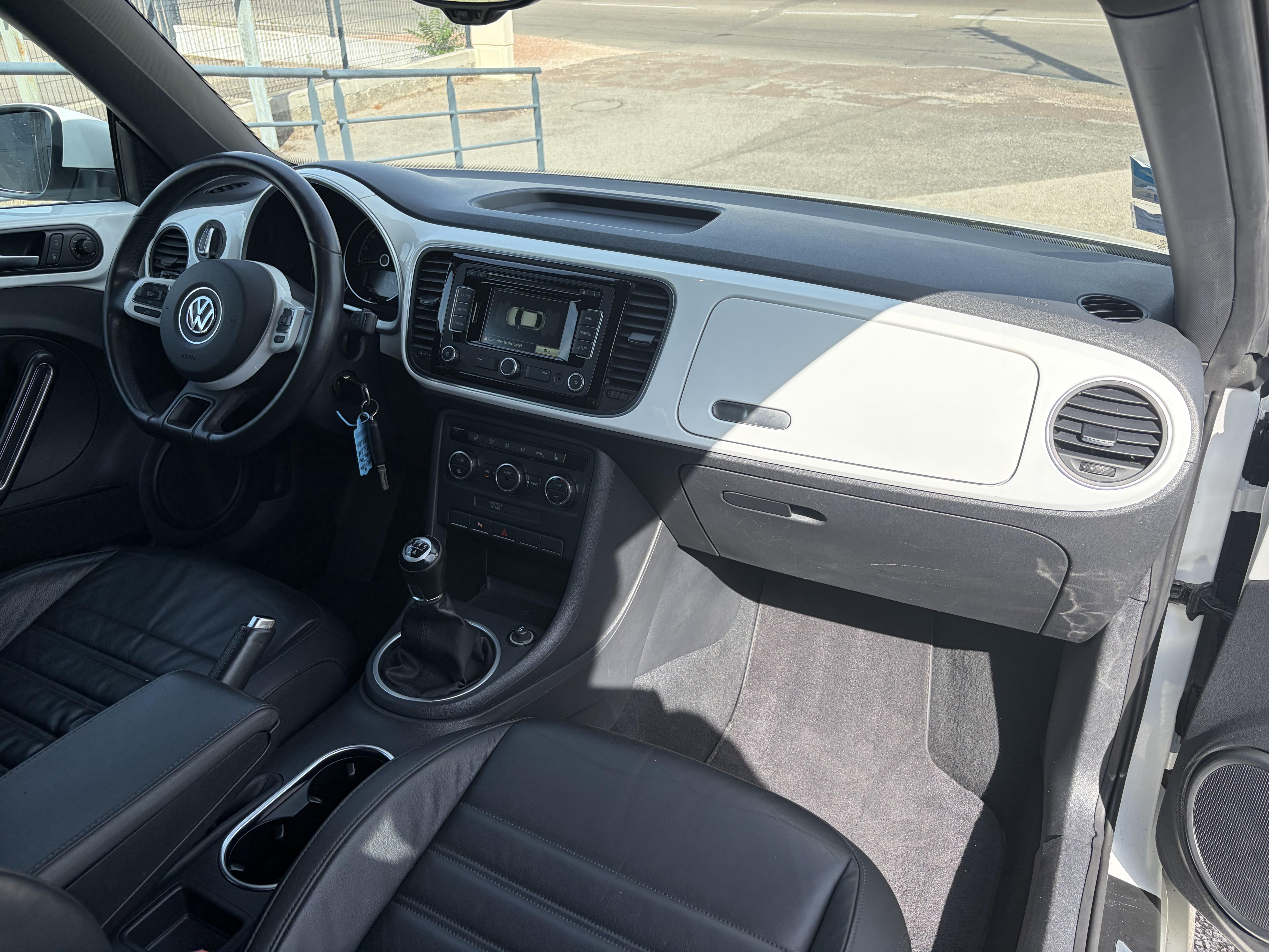 VOLKSWAGEN_COCCINELLE_SIEGE-AVANT-PASSAGER