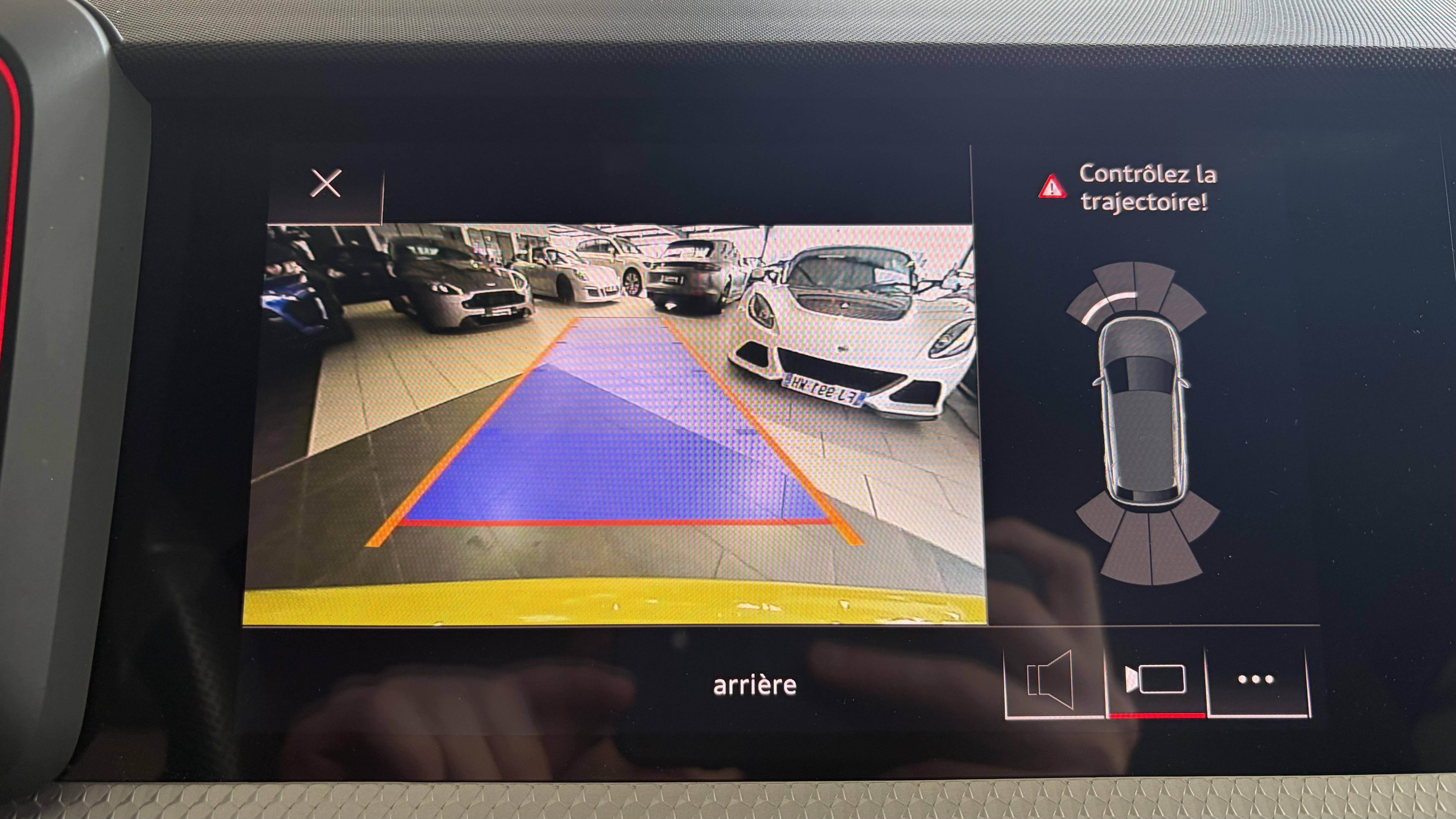 AUDI_A1-SPORTBACK_CONSOLE-CENTRALE-CAMERA-DE-RECUL