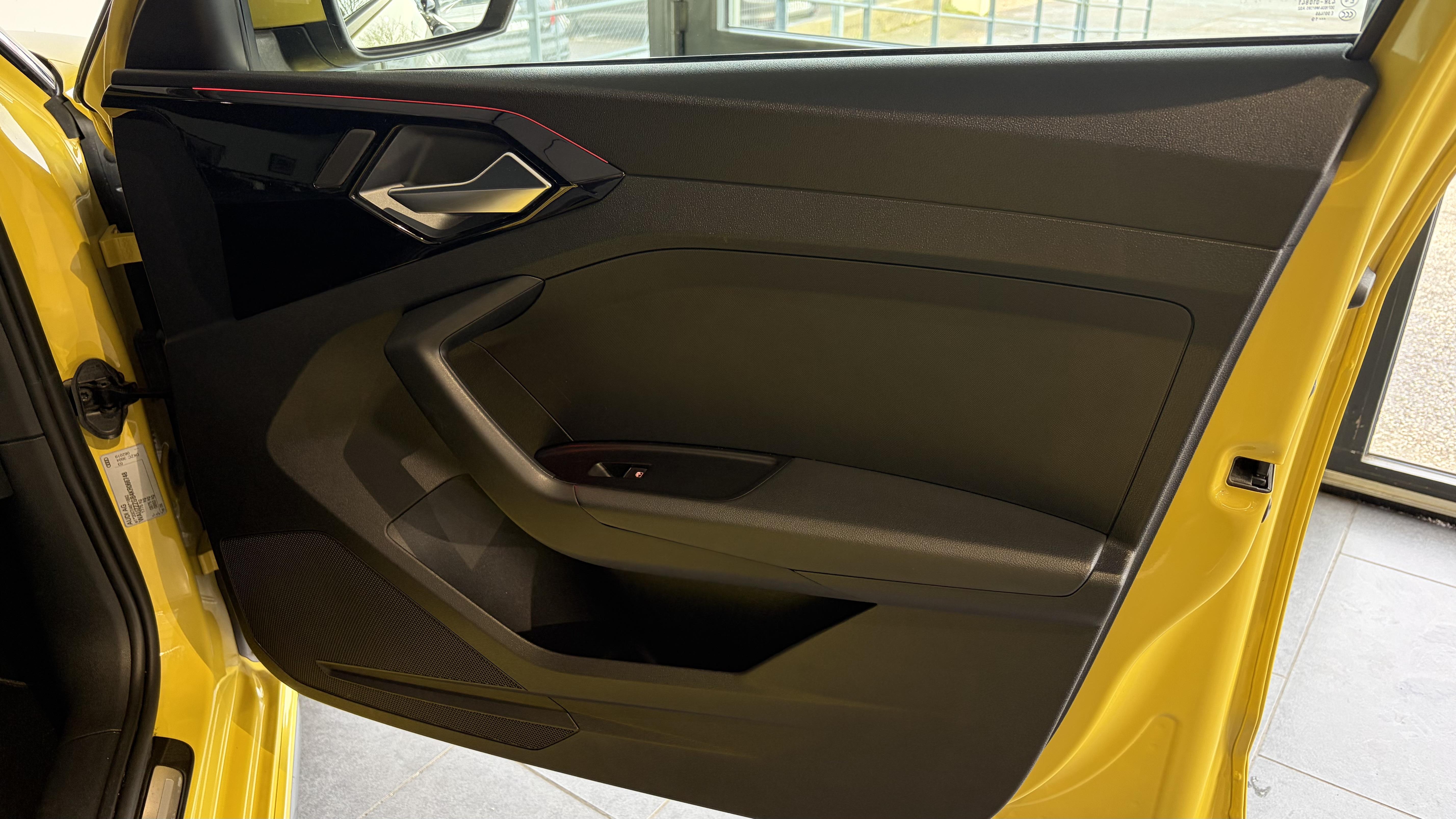 AUDI_A1-SPORTBACK_PANNEAU-DE-PORTE-AVANT-GAUCHE