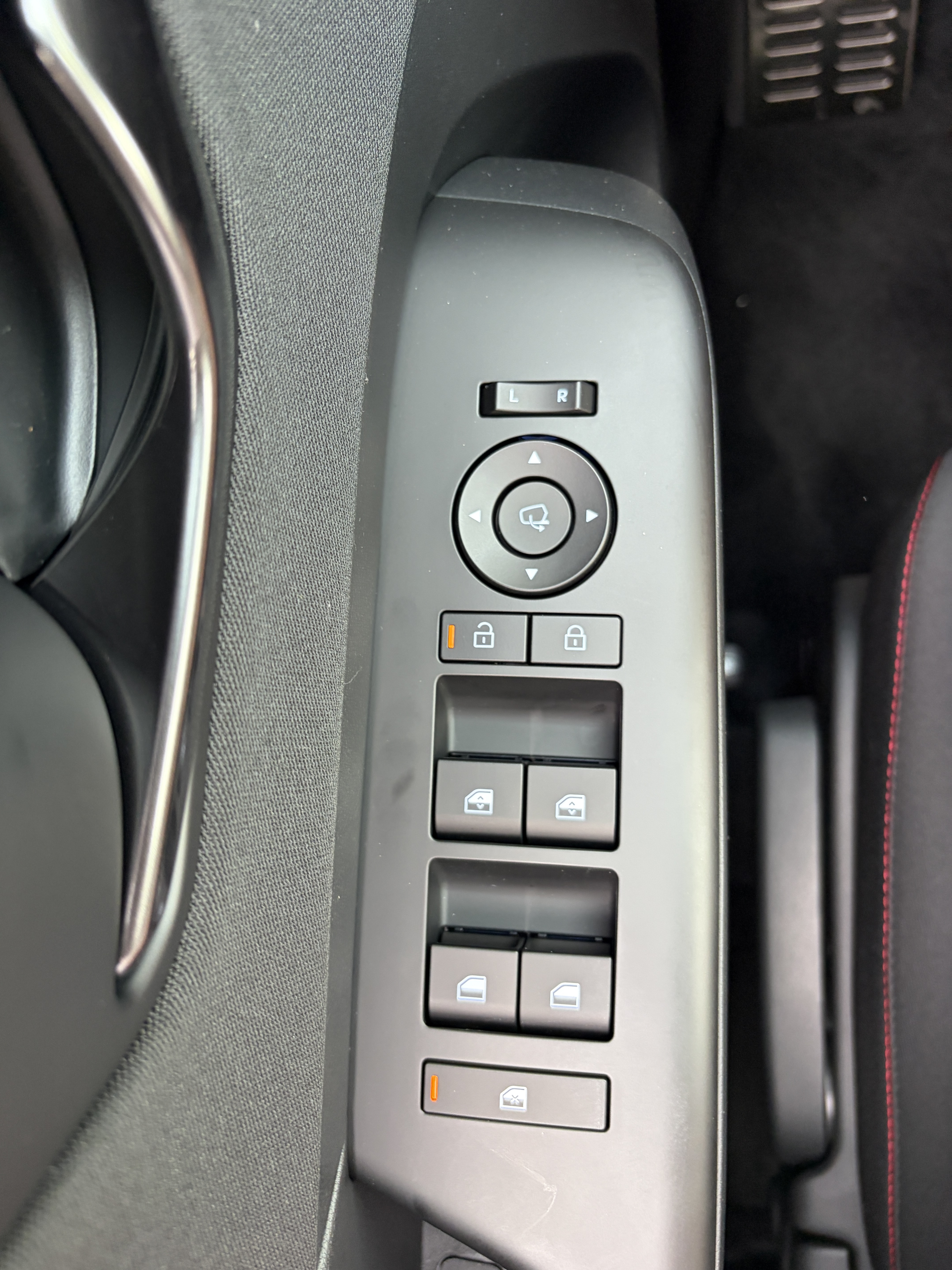 HYUNDAI_KONA