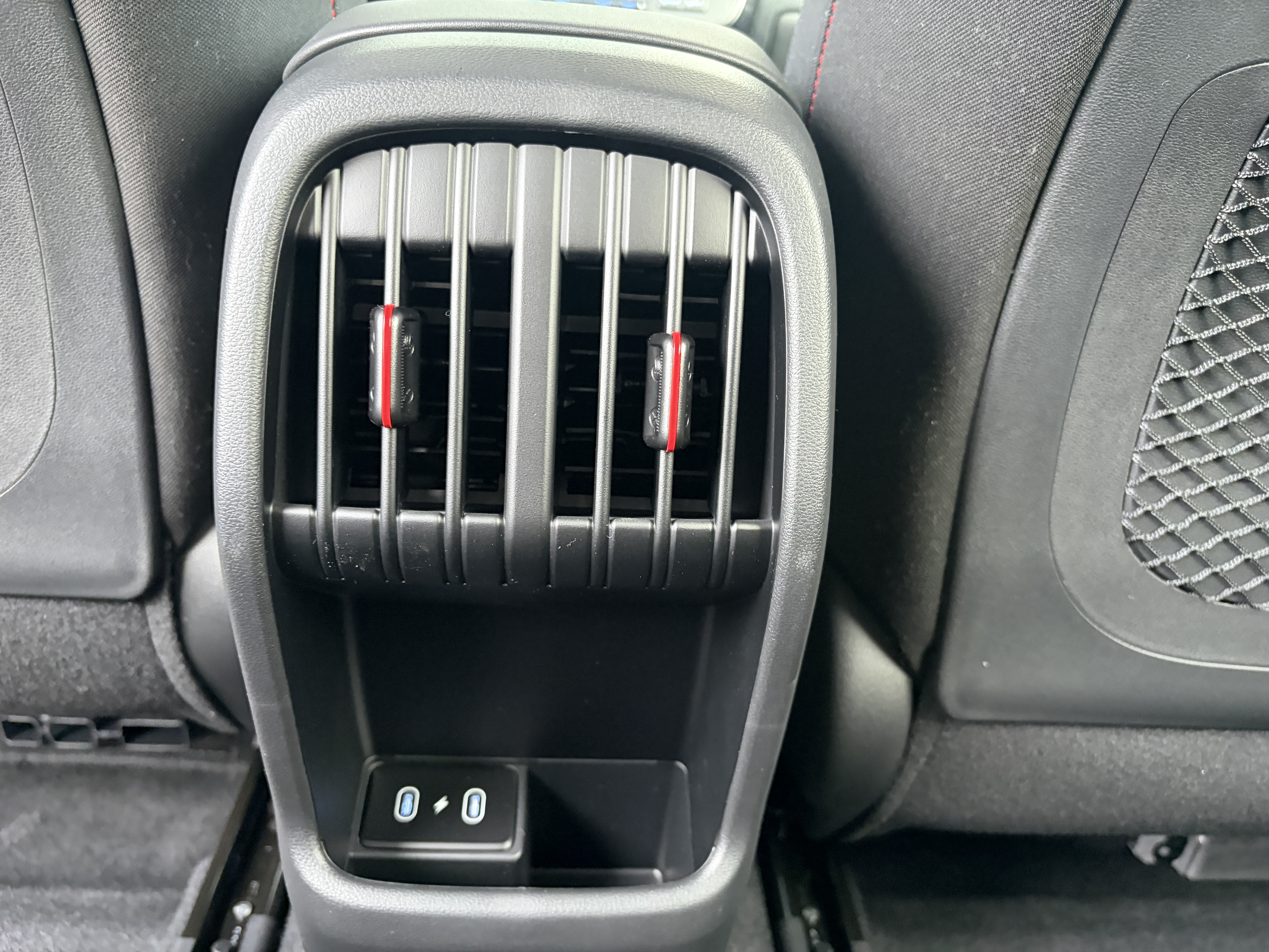 HYUNDAI_KONA