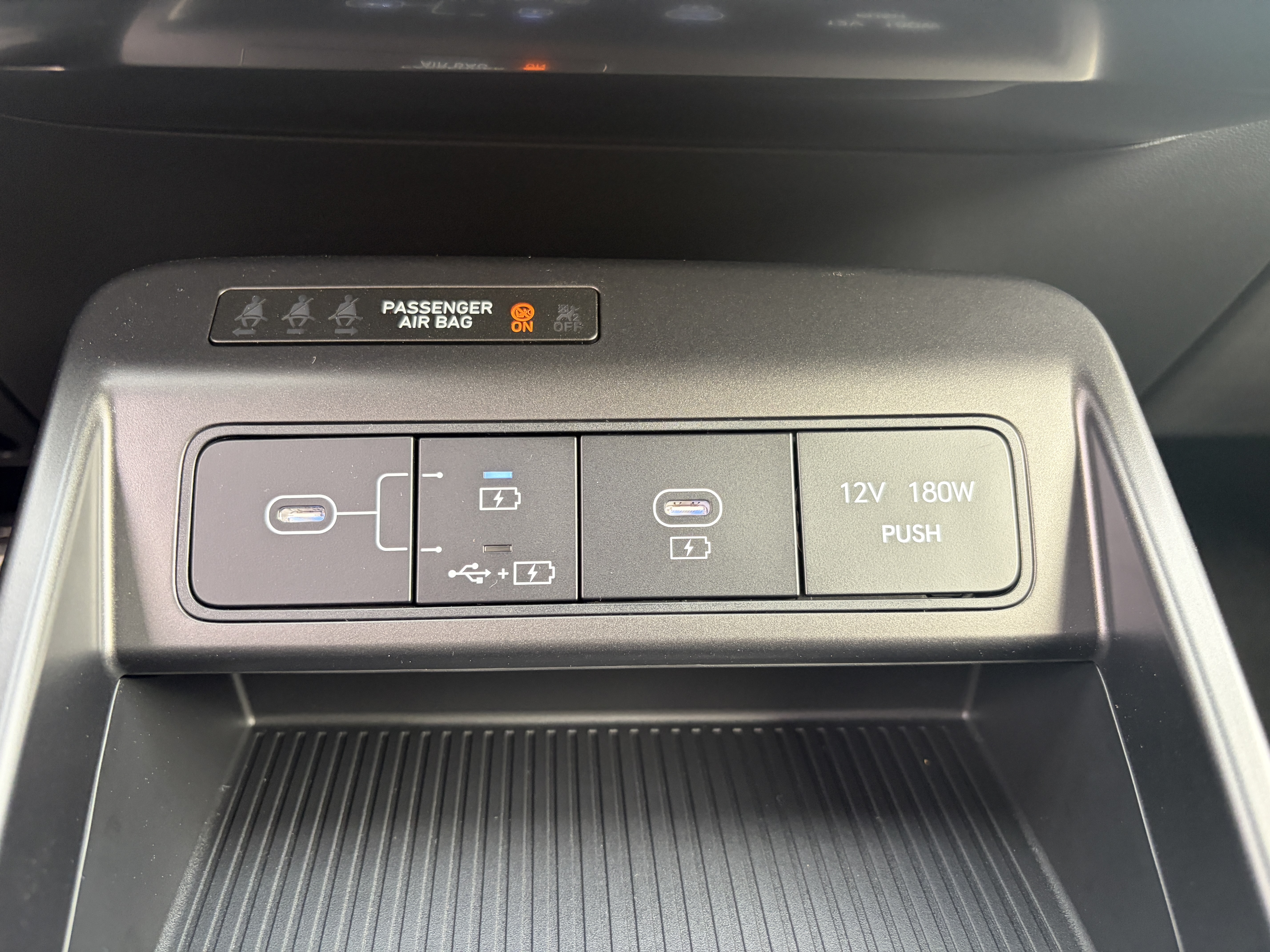 HYUNDAI_KONA