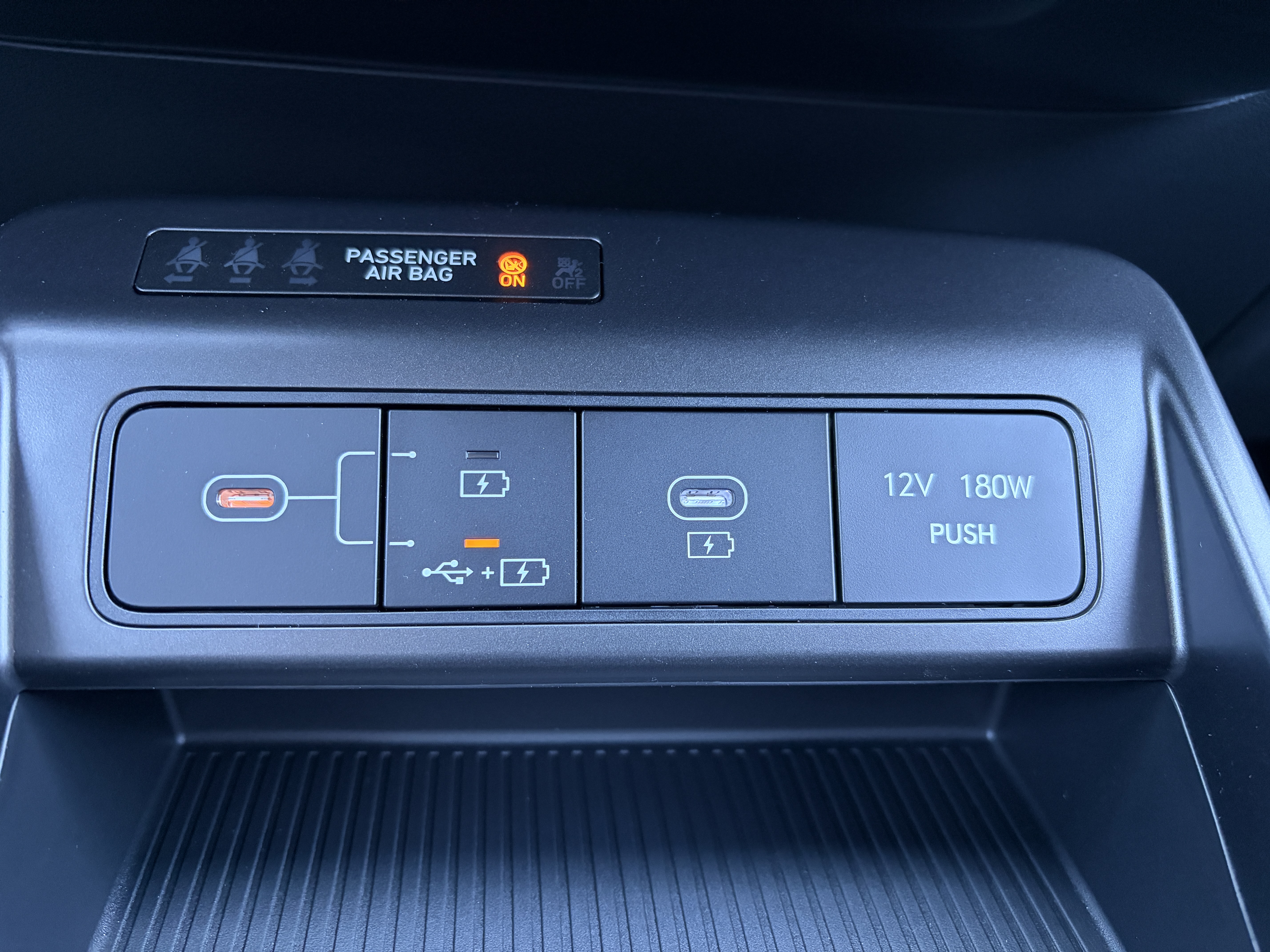 HYUNDAI_KONA