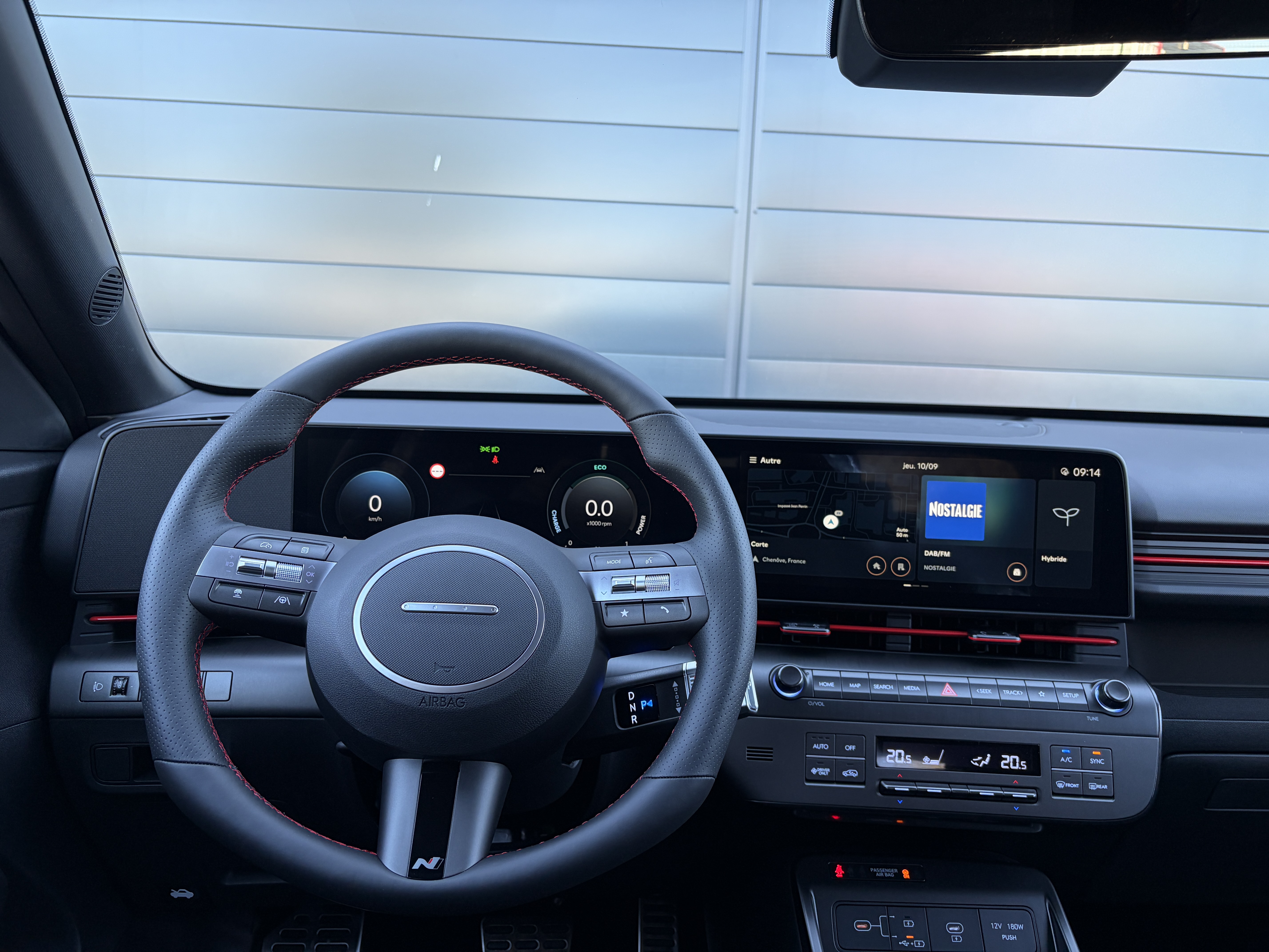 HYUNDAI_KONA_POSTE-DE-PILOTAGE