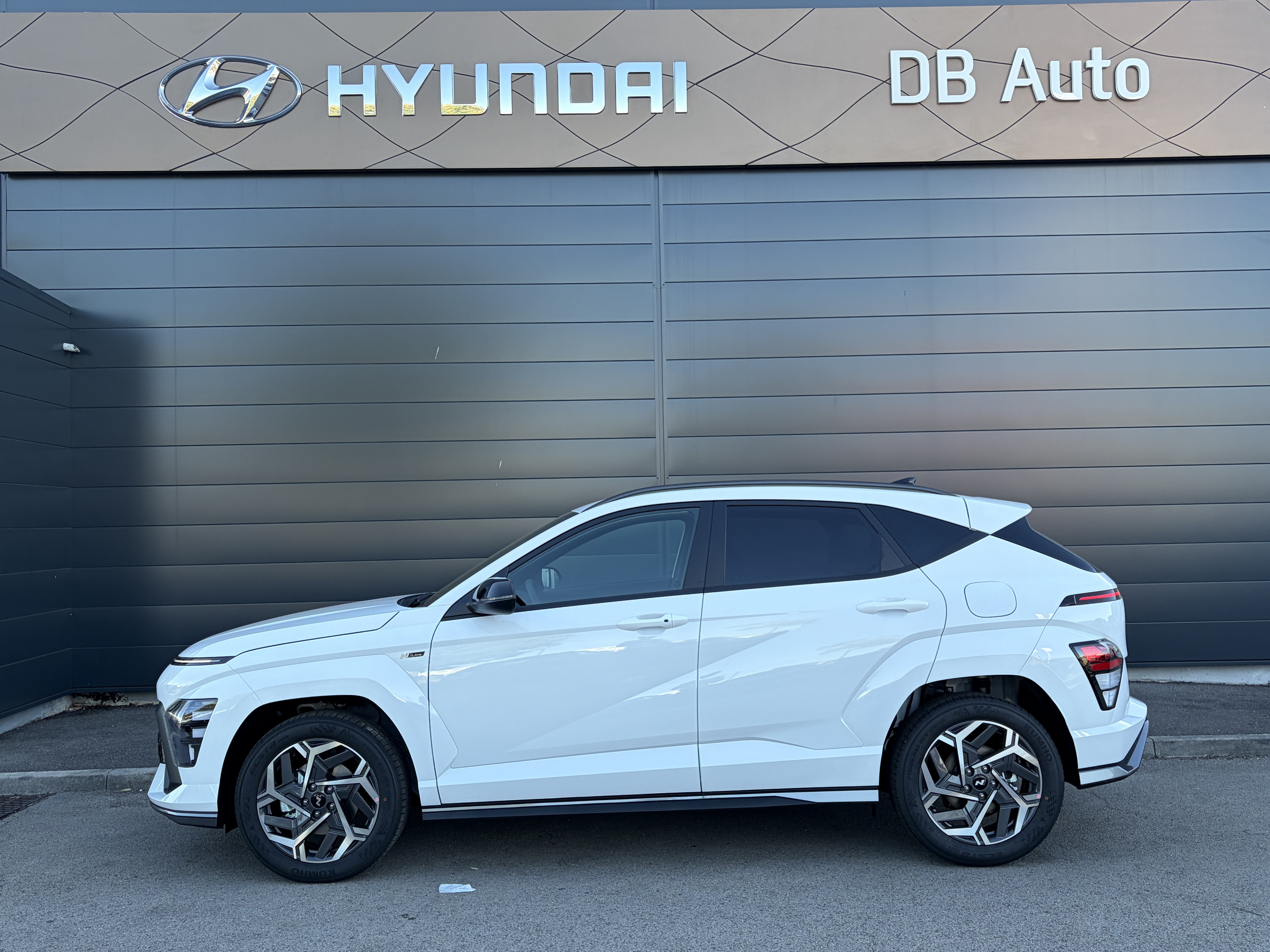 HYUNDAI_KONA_PROFIL-GAUCHE