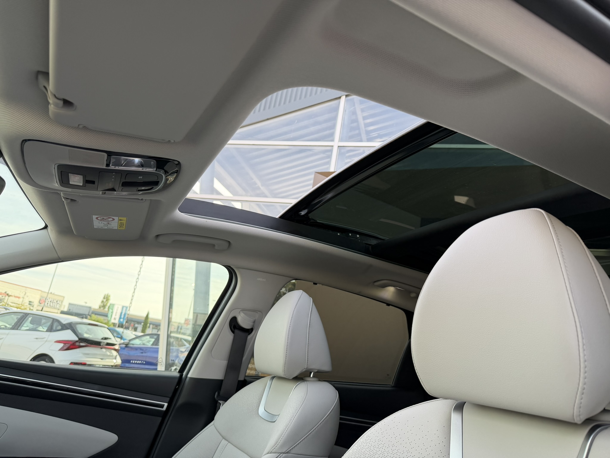 HYUNDAI_TUCSON_SIEGE-AVANT-PASSAGER