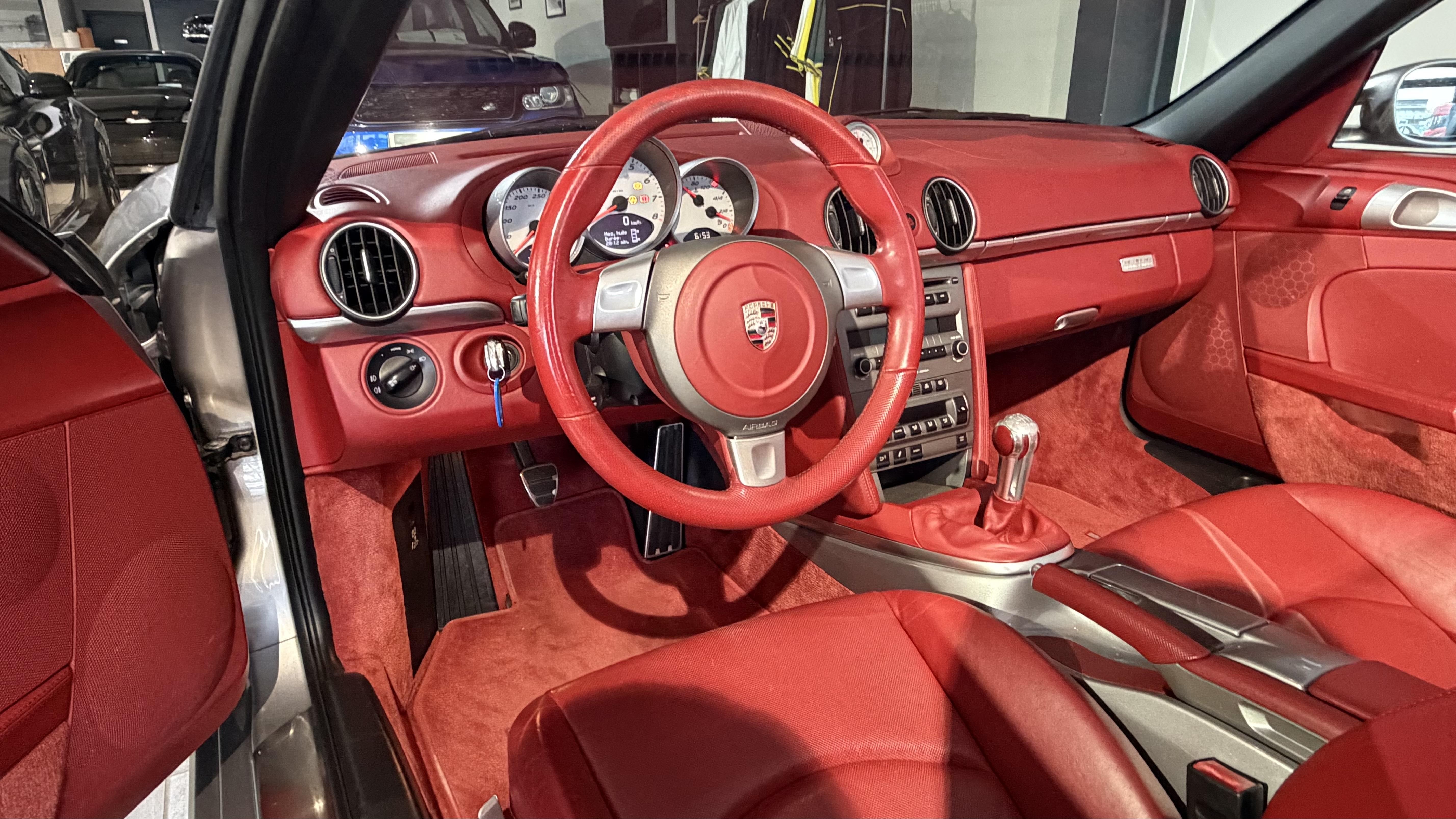 PORSCHE_BOXSTER_ASSISE-ARRIERE-CENTRALE