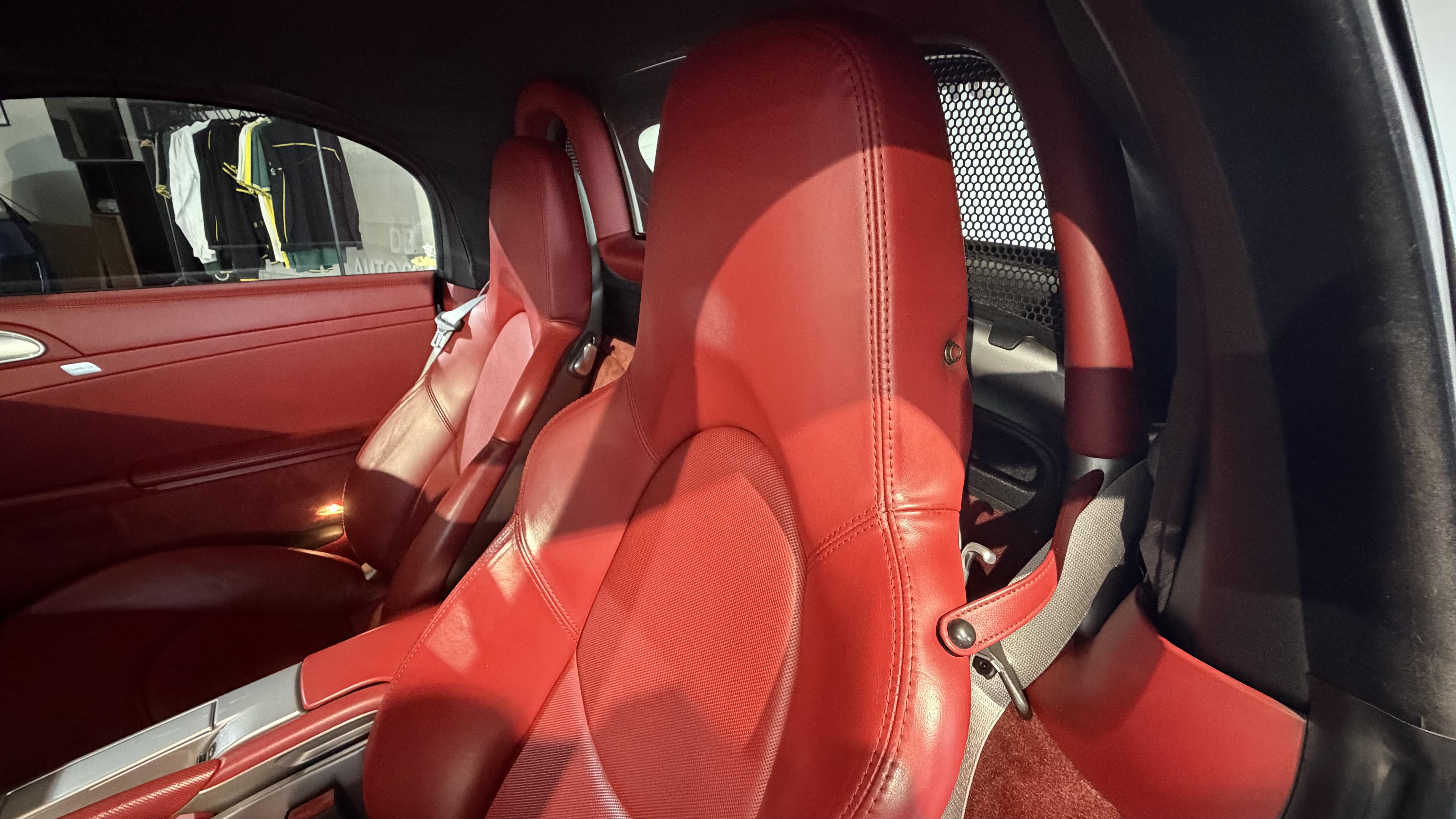 PORSCHE_BOXSTER_SIEGE-CONDUCTEUR