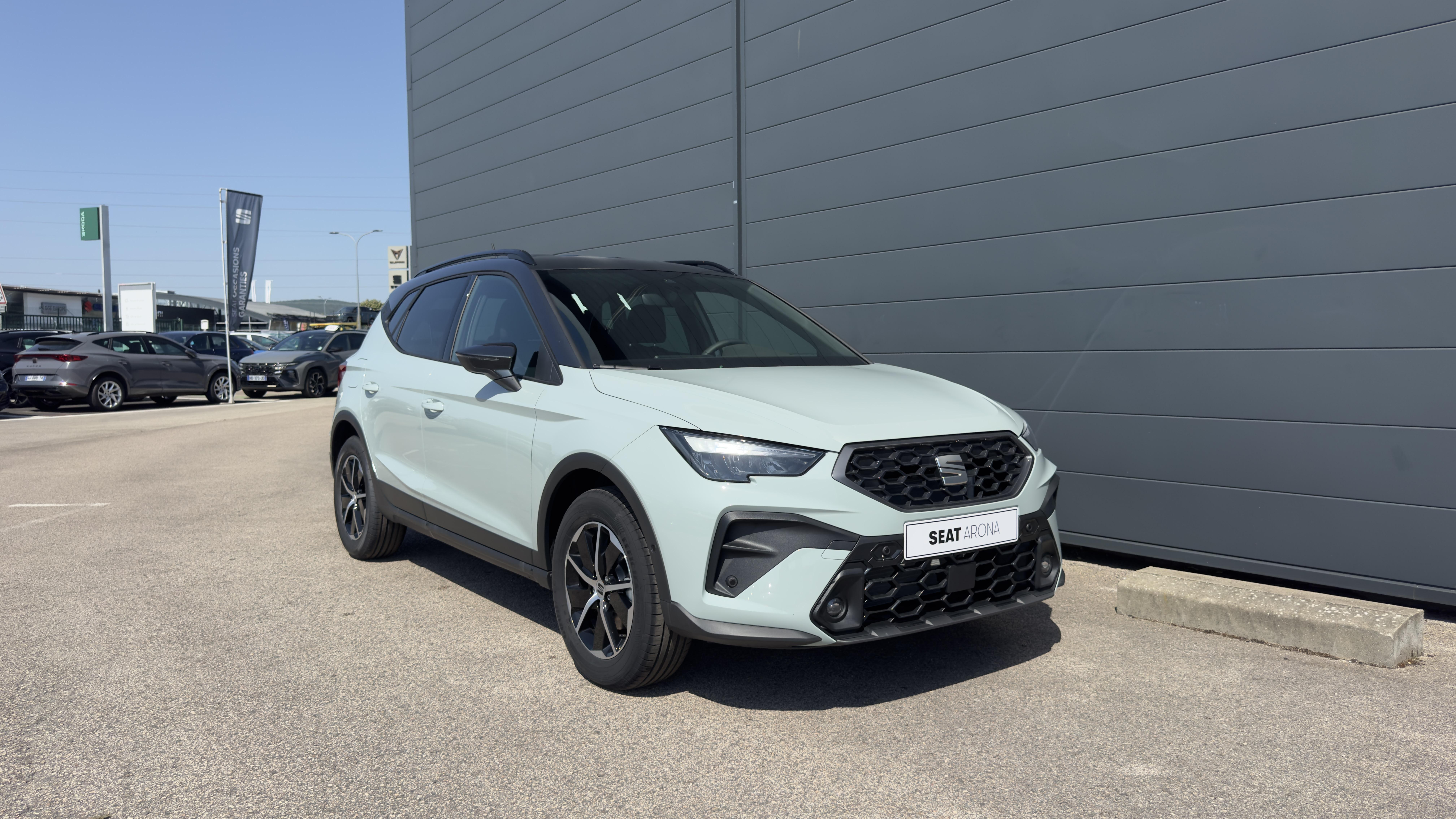 SEAT_ARONA_34-AVANT-DROIT