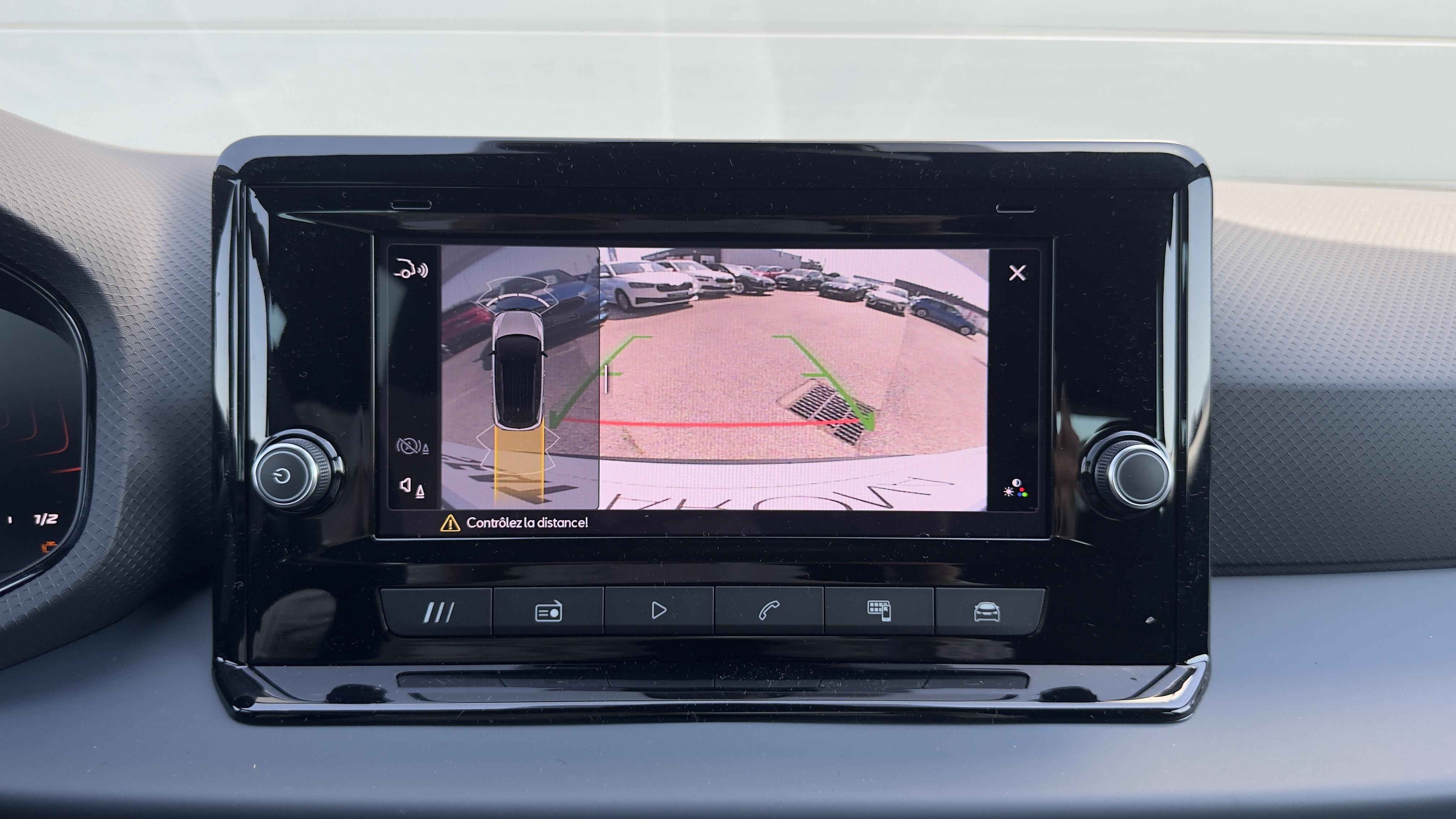 SEAT_ARONA_CONSOLE-CENTRALE-CAMERA-DE-RECUL