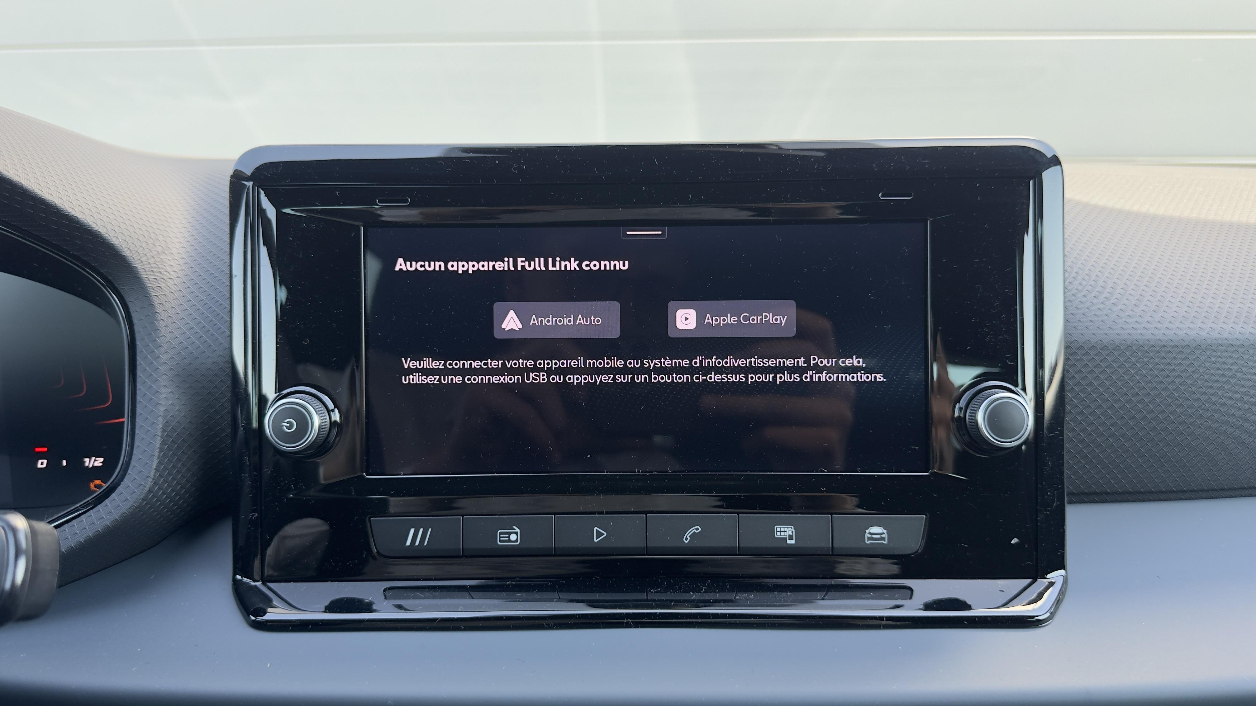 SEAT_ARONA_CONSOLE-CENTRALE-GPS