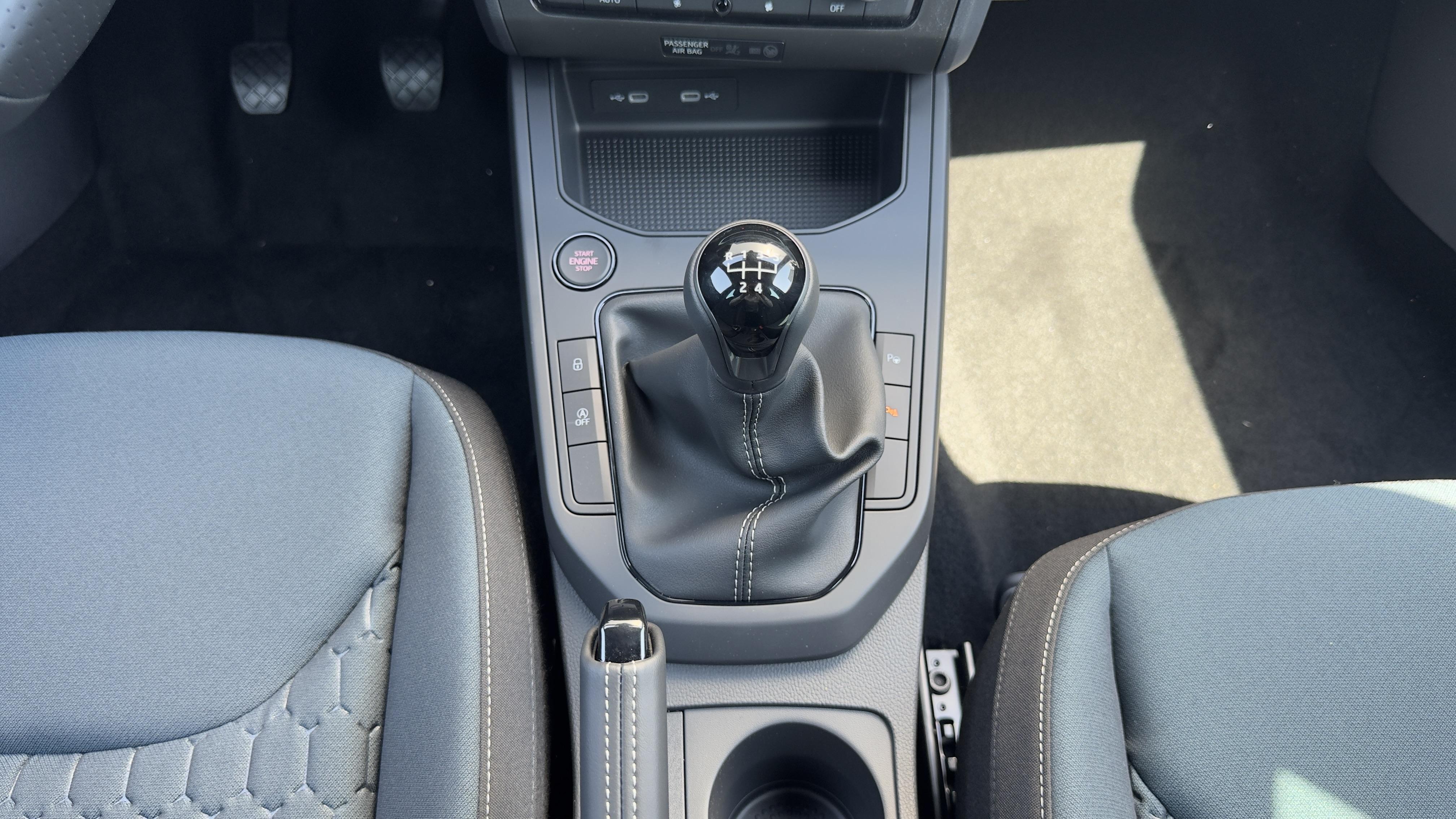 SEAT_ARONA_LEVIER-DE-VITESSE
